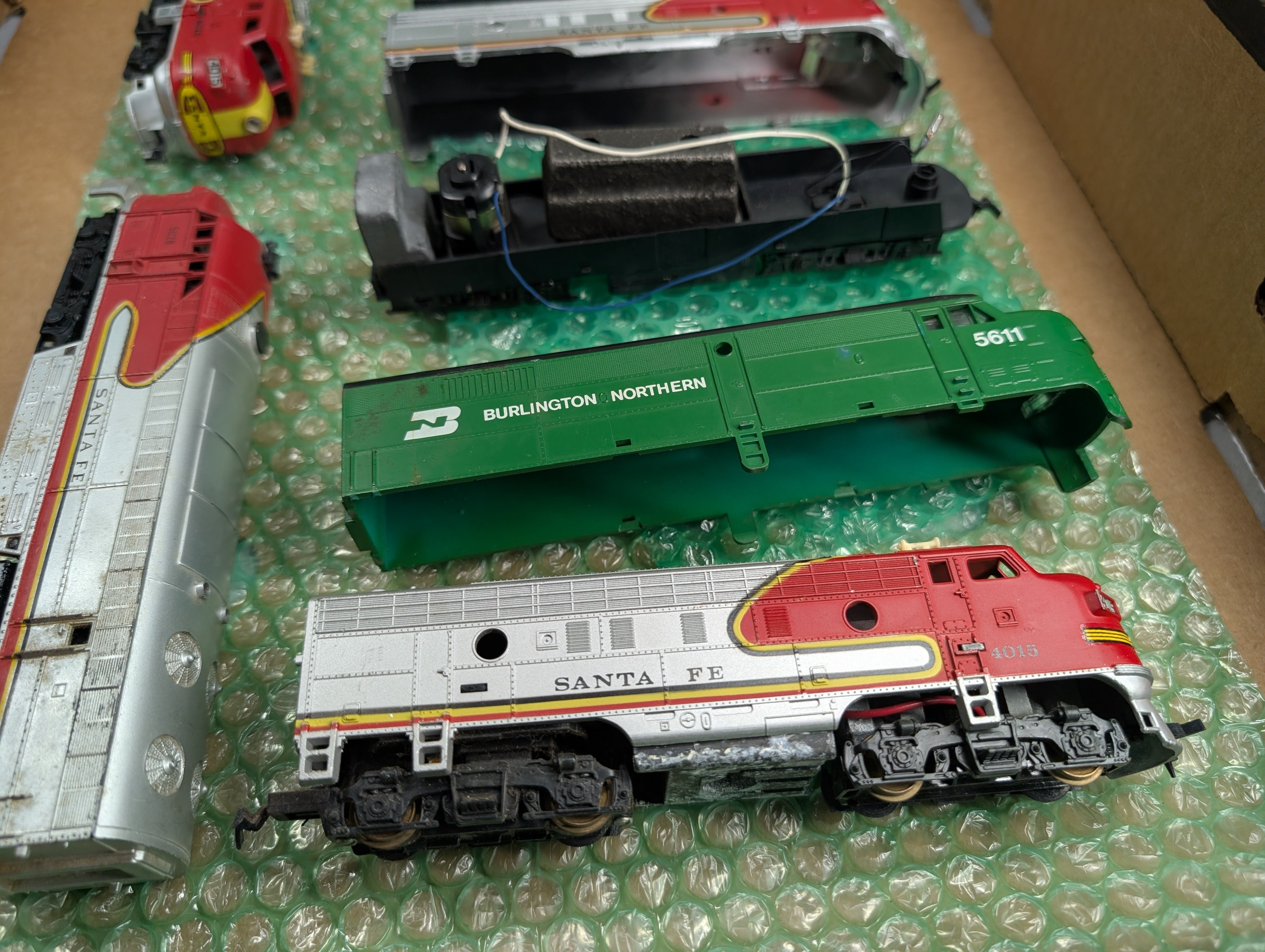 USED HO Scale Lot of Diesel Locomotive Parts for AHM, Tyco, Bachmann and Life-Like