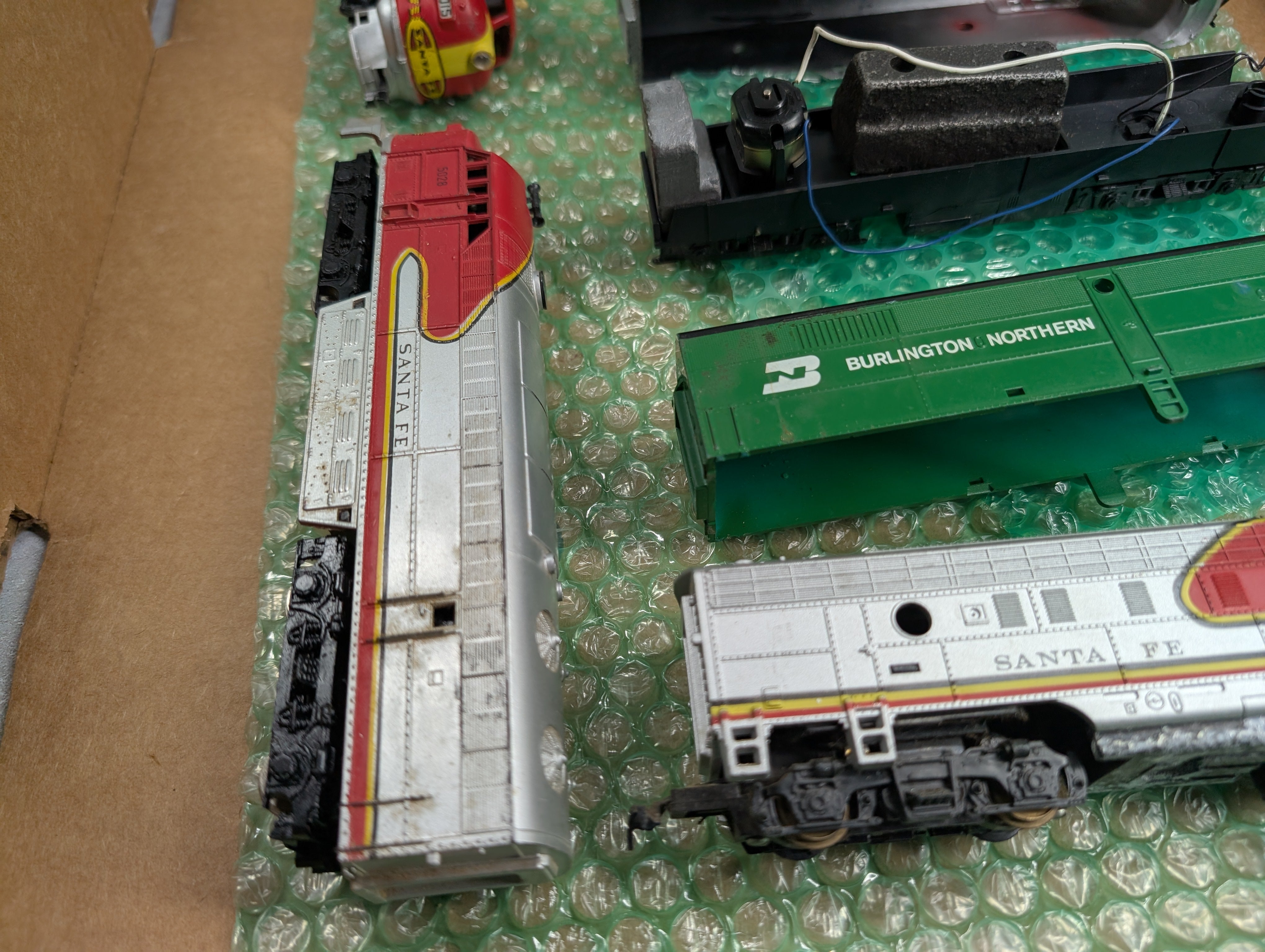 USED HO Scale Lot of Diesel Locomotive Parts for AHM, Tyco, Bachmann and Life-Like