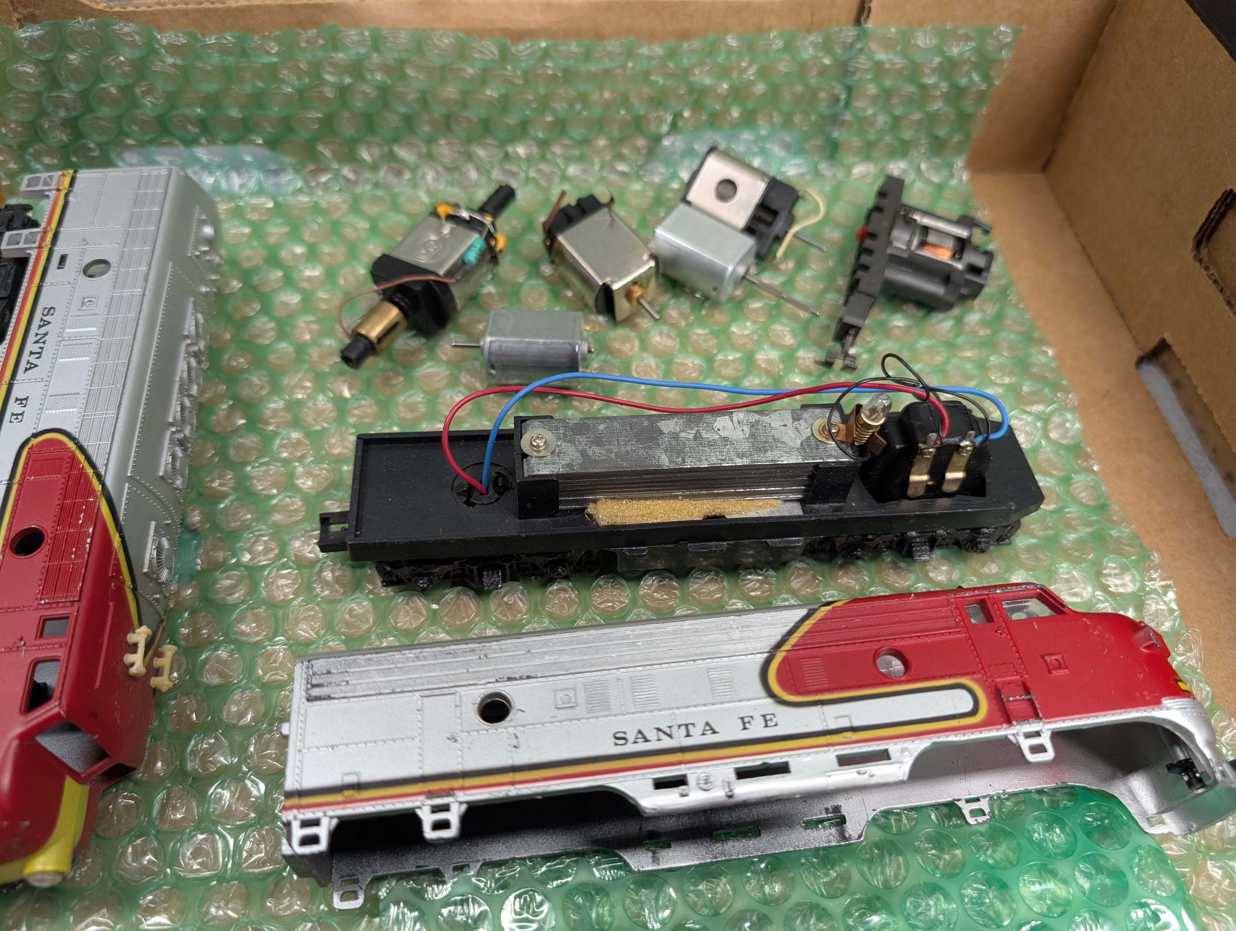 USED HO Scale Lot of Diesel Locomotive Parts for AHM, Tyco, Bachmann and Life-Like
