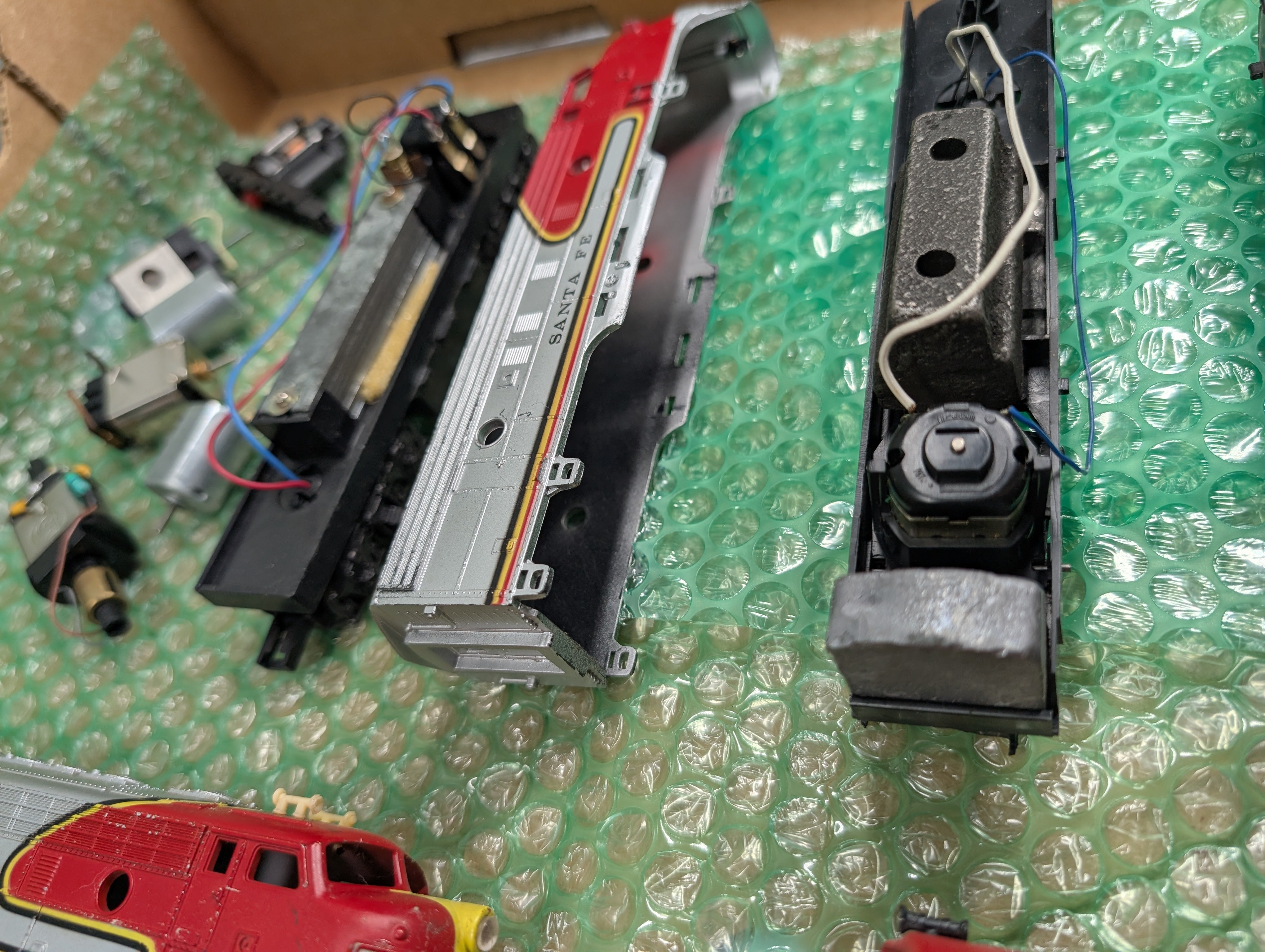 USED HO Scale Lot of Diesel Locomotive Parts for AHM, Tyco, Bachmann and Life-Like