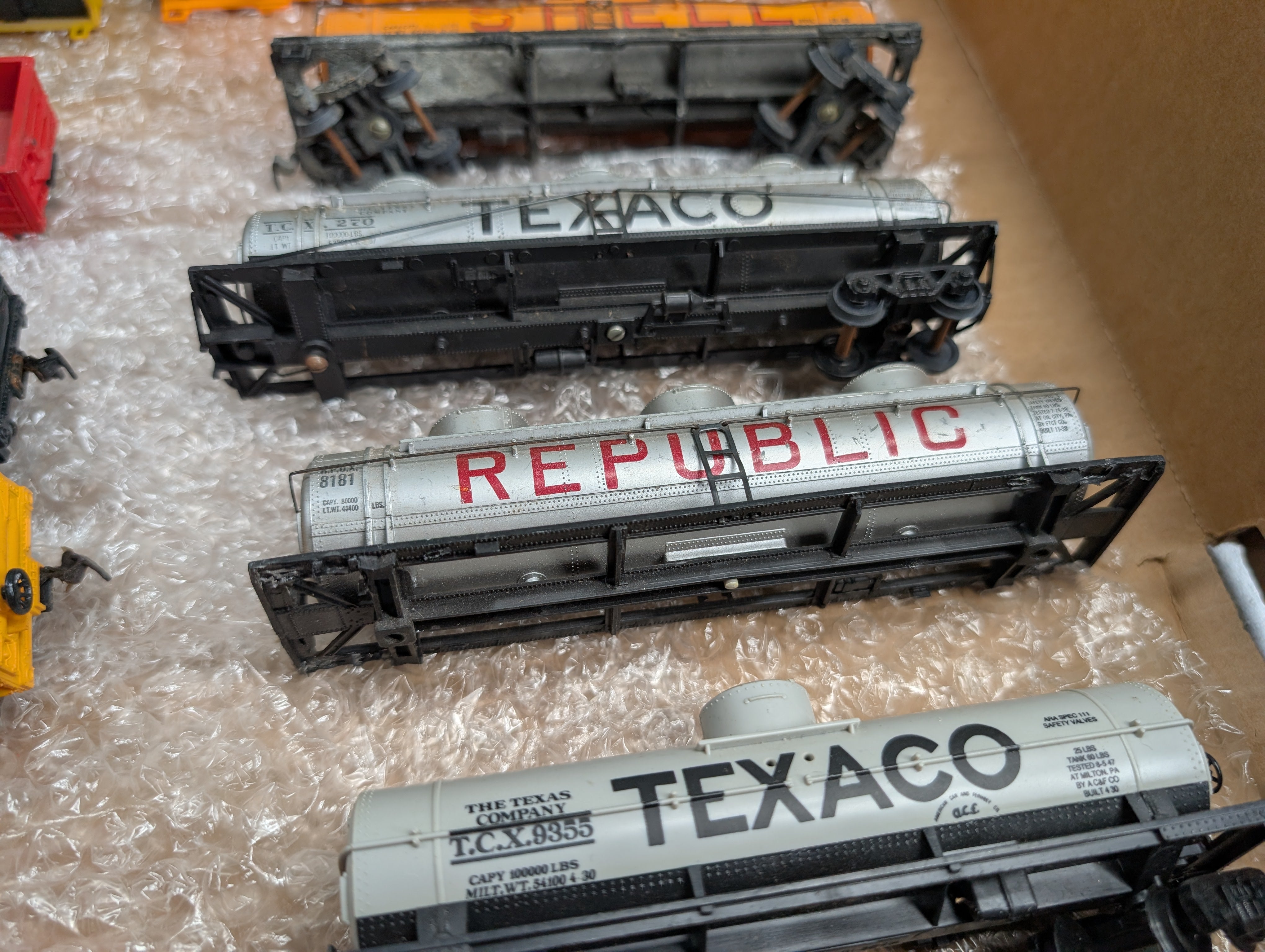 USED HO Scale Lot of Rough Freight Cars & Parts