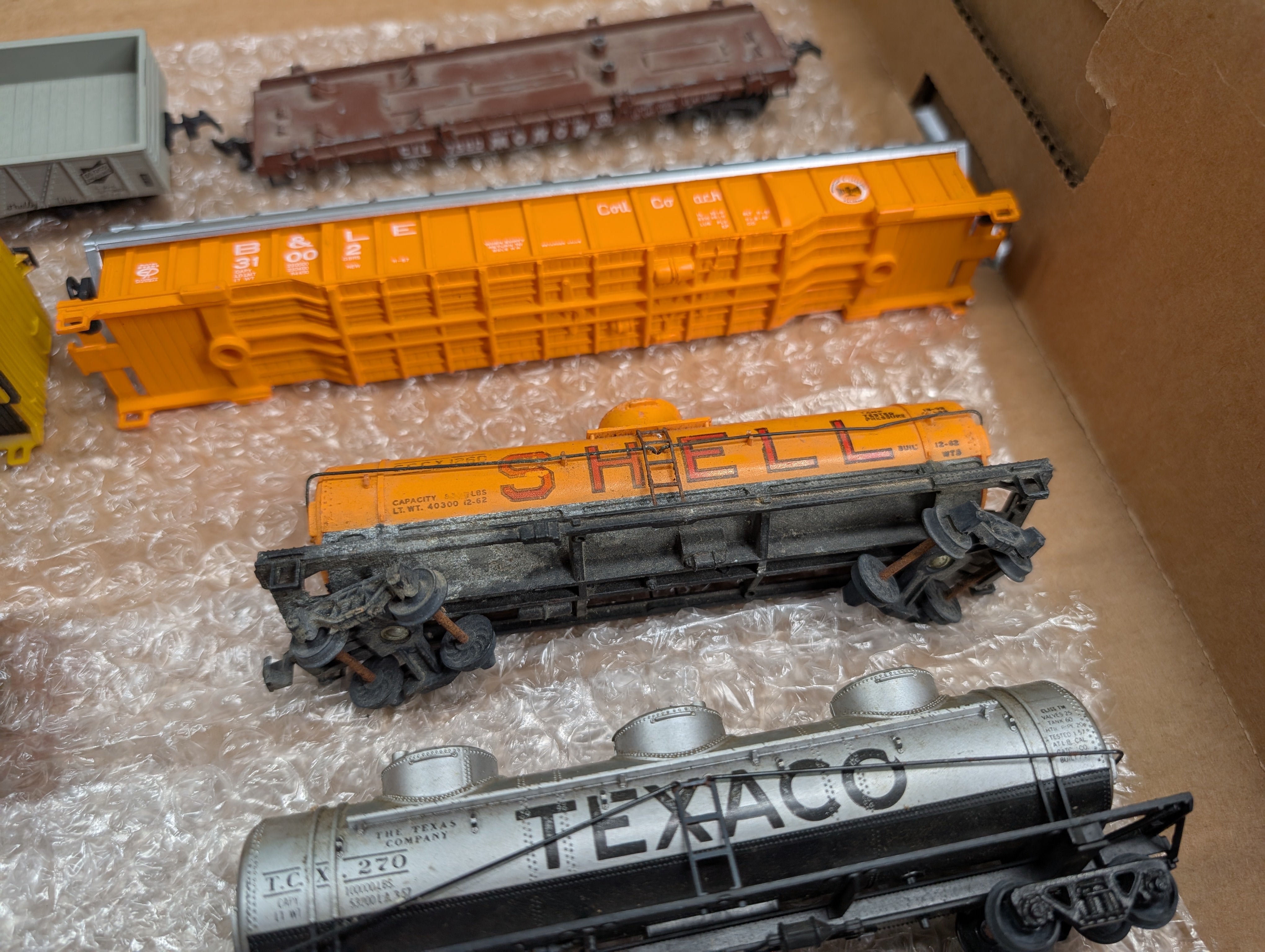 USED HO Scale Lot of Rough Freight Cars & Parts