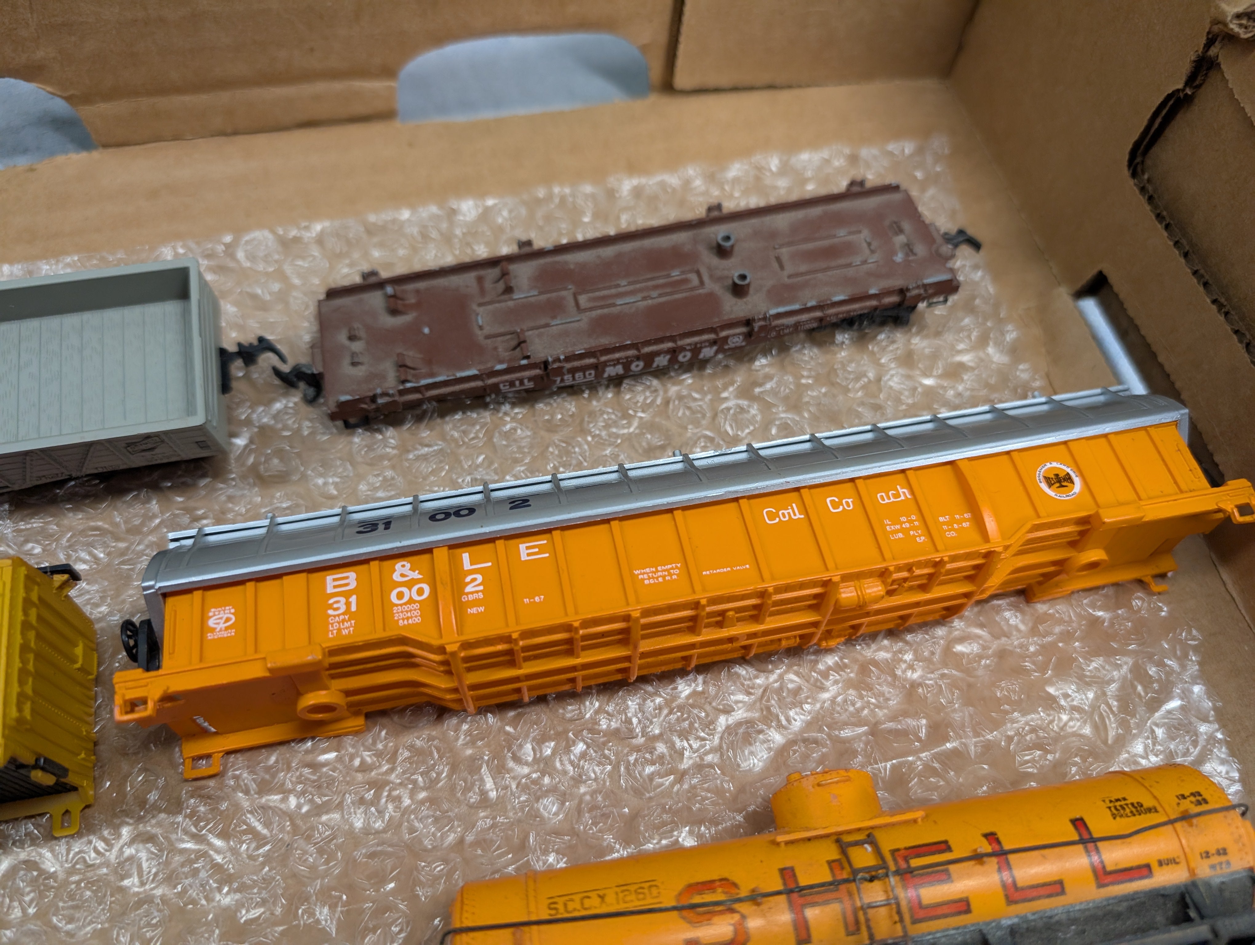 USED HO Scale Lot of Rough Freight Cars & Parts