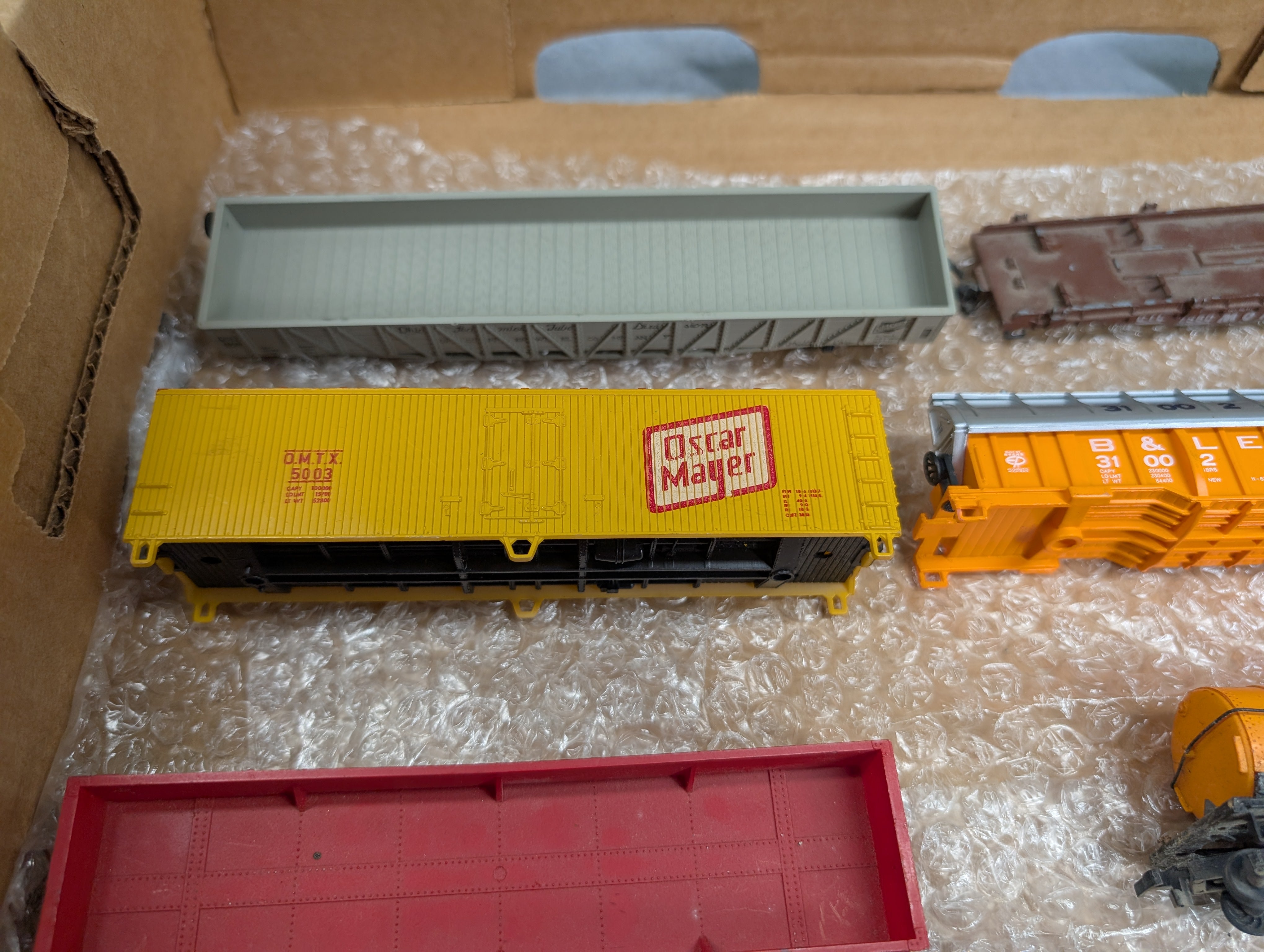 USED HO Scale Lot of Rough Freight Cars & Parts
