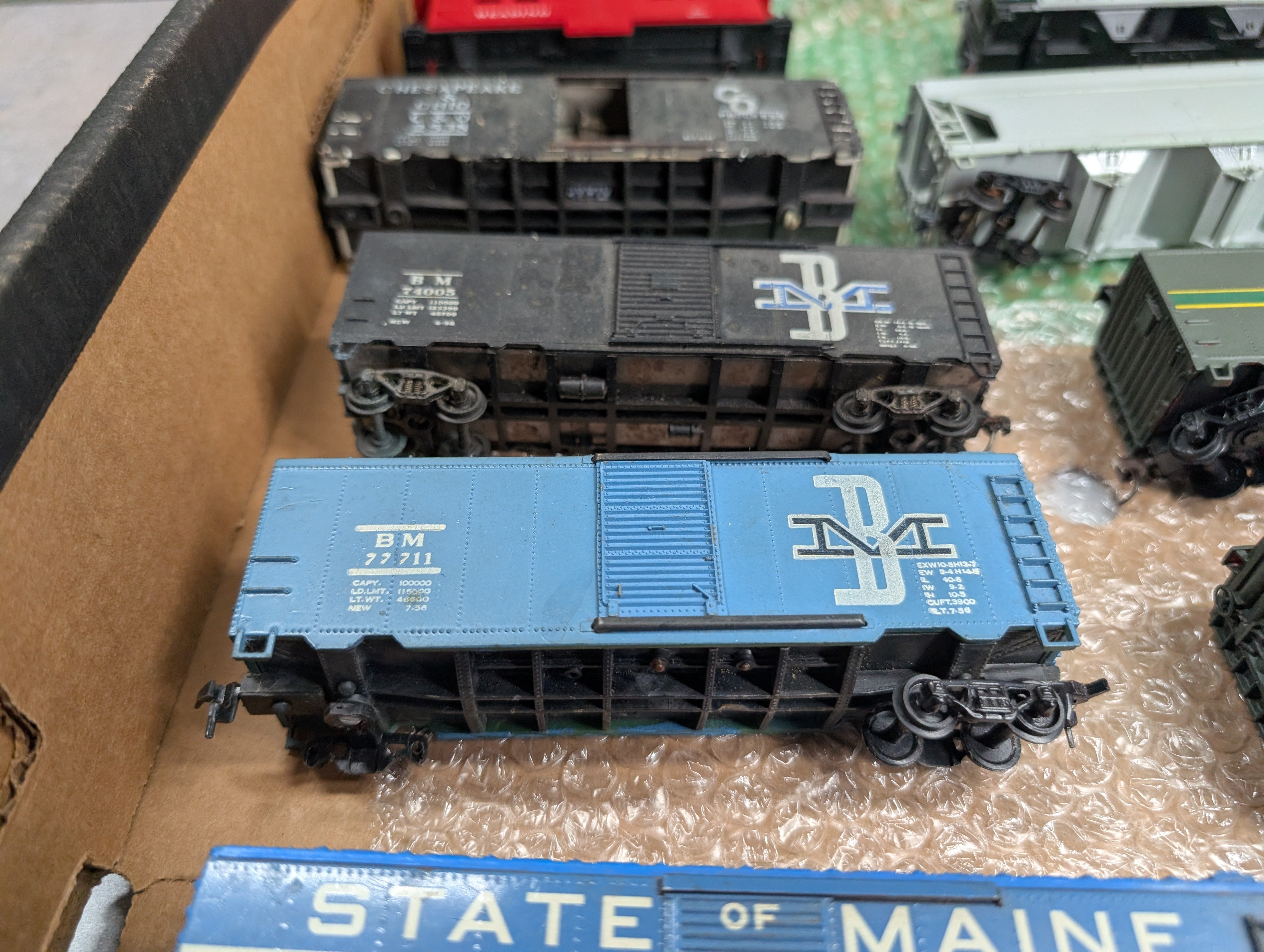 USED HO Scale Lot of Rough Freight Cars & Parts