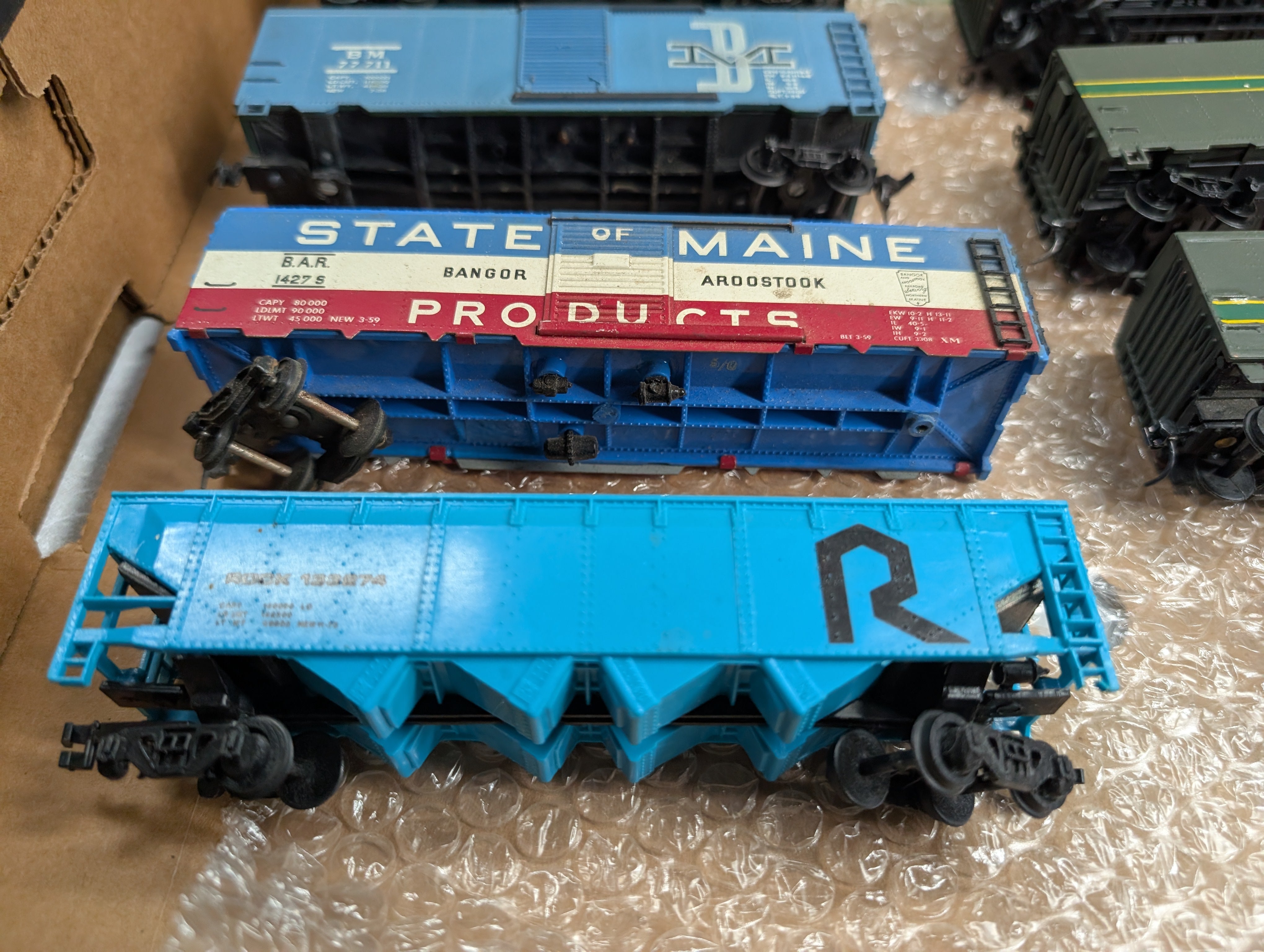 USED HO Scale Lot of Rough Freight Cars & Parts