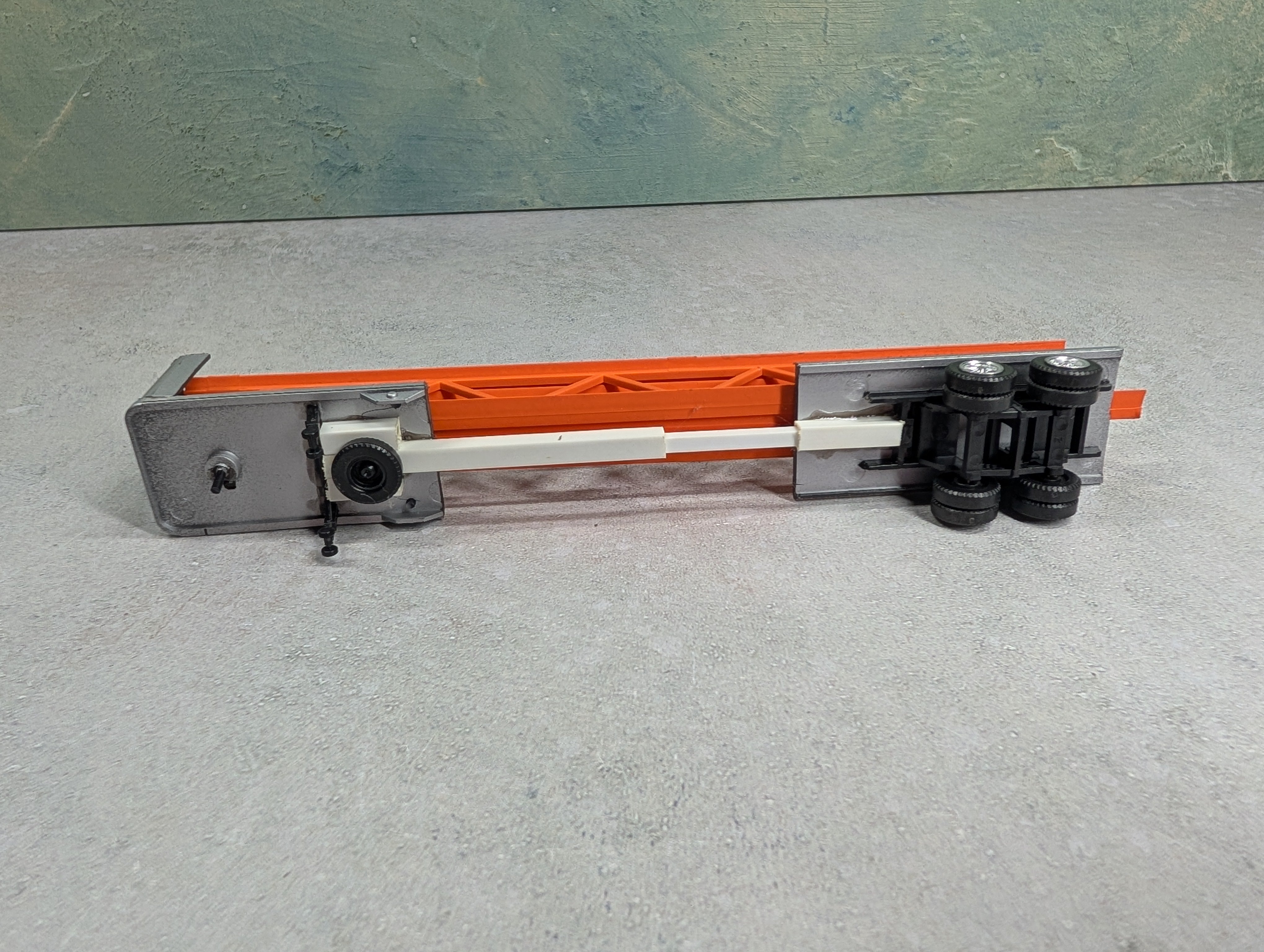 USED HO Scale Custom Trailer with Load