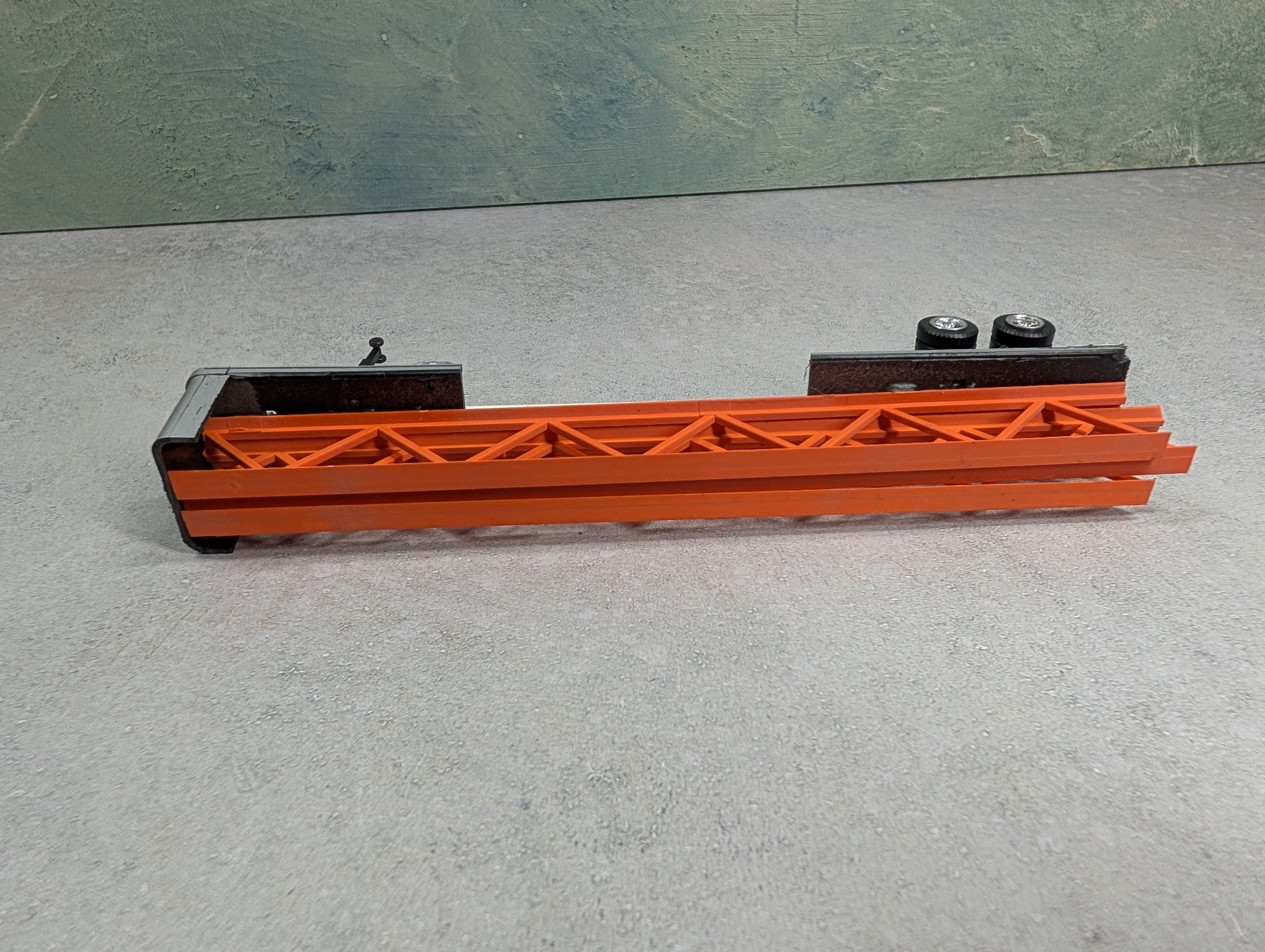 USED HO Scale Custom Trailer with Load