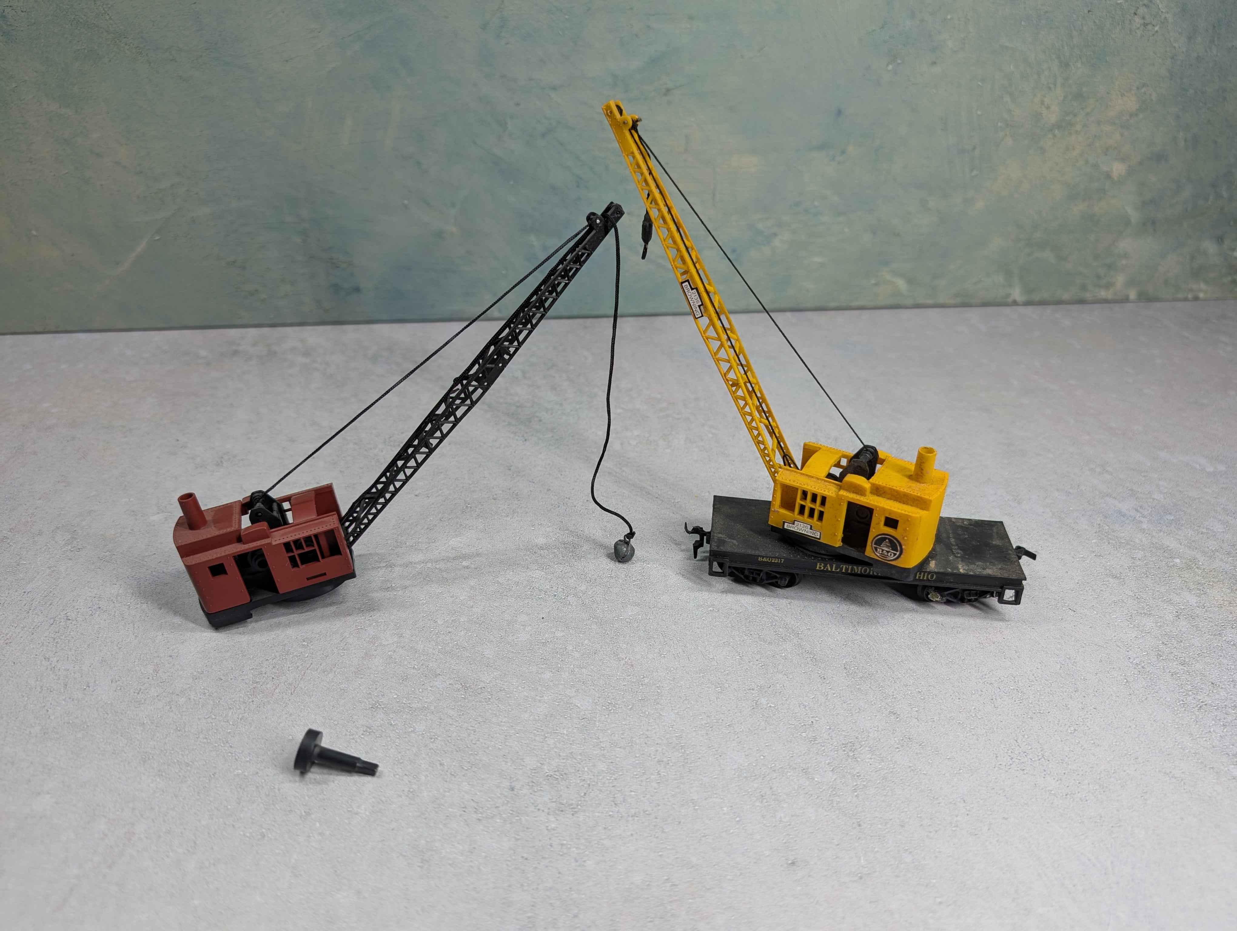 USED Life-Like HO Scale Lot of Railroad Cranes - Incomplete (2 pcs)