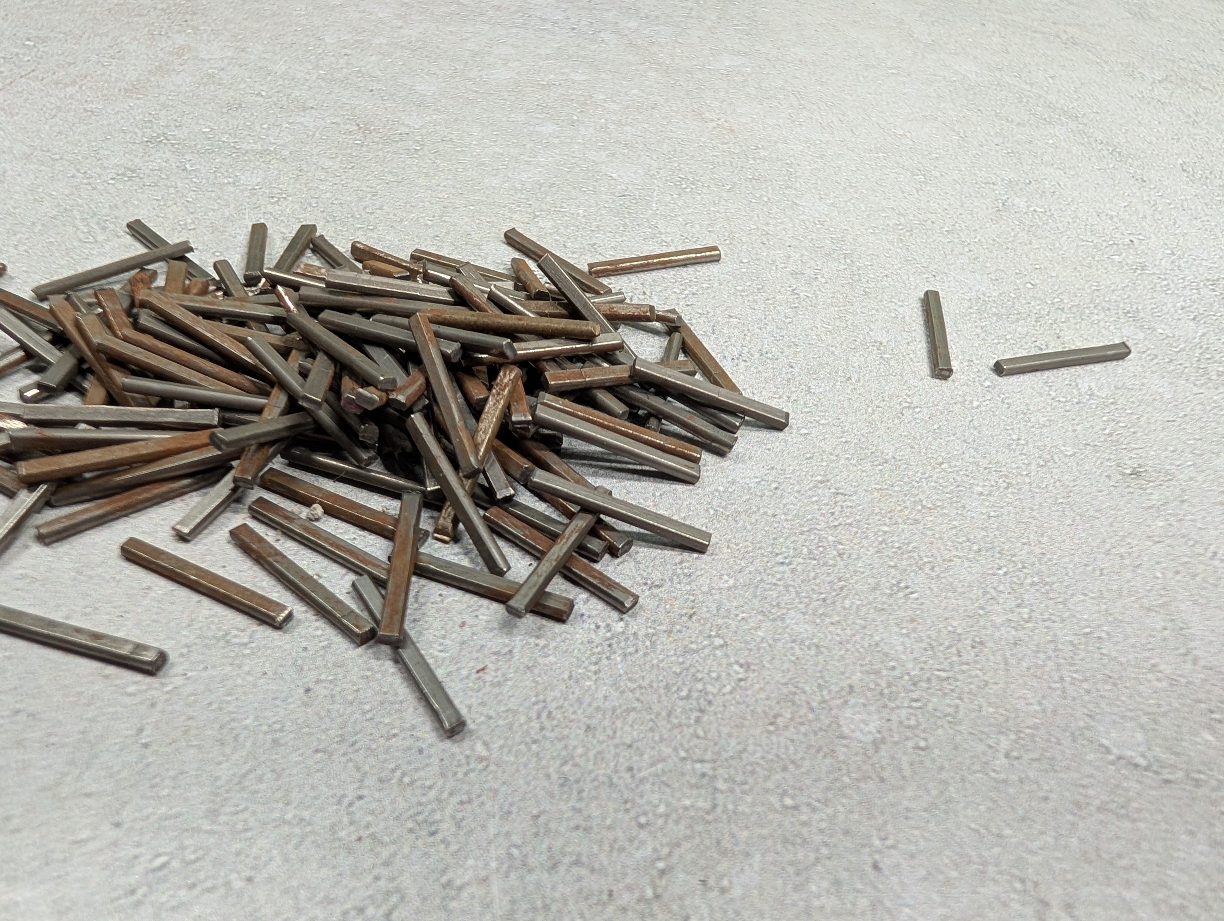 USED Athearn HO Scale Large Lot of Stakes for Flat Cars