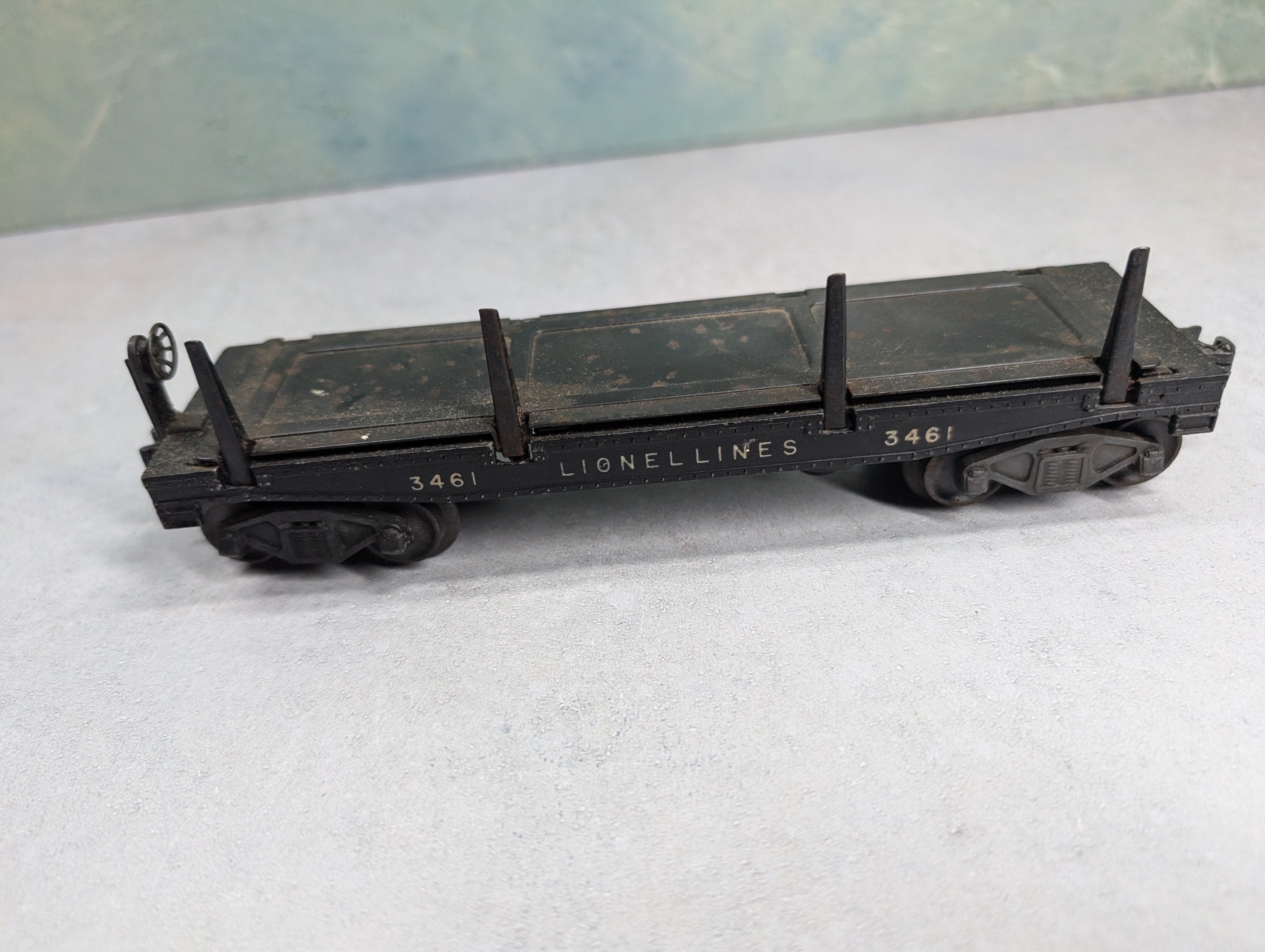 USED Lionel O Flat Car with 4 Stakes Lionel Lines #3461