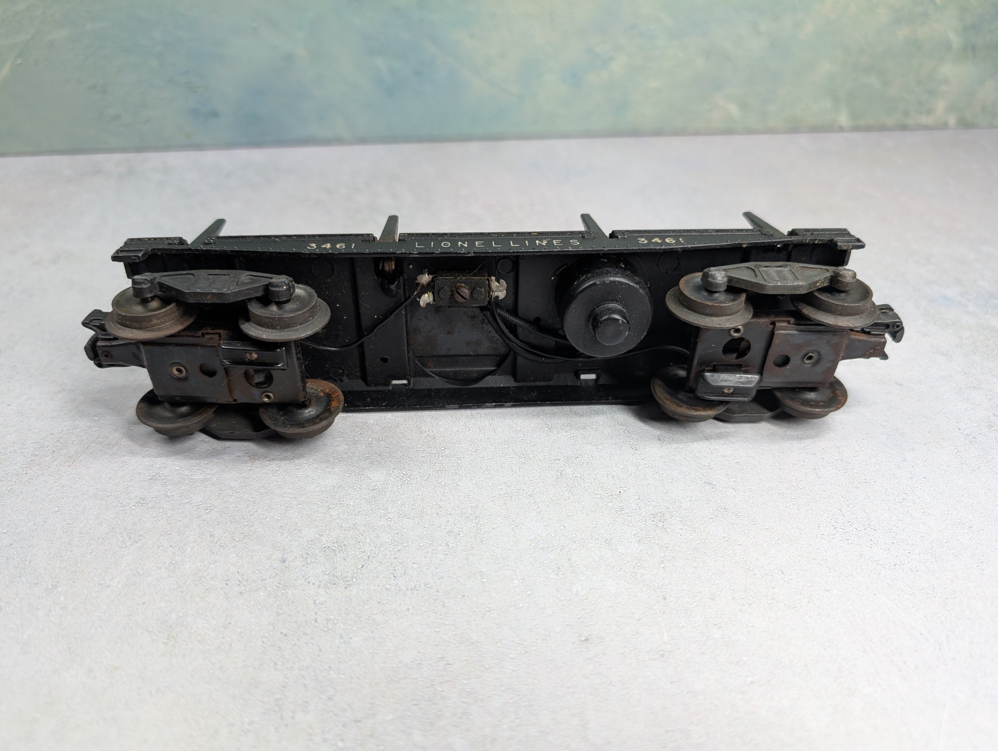USED Lionel O Flat Car with 4 Stakes Lionel Lines #3461