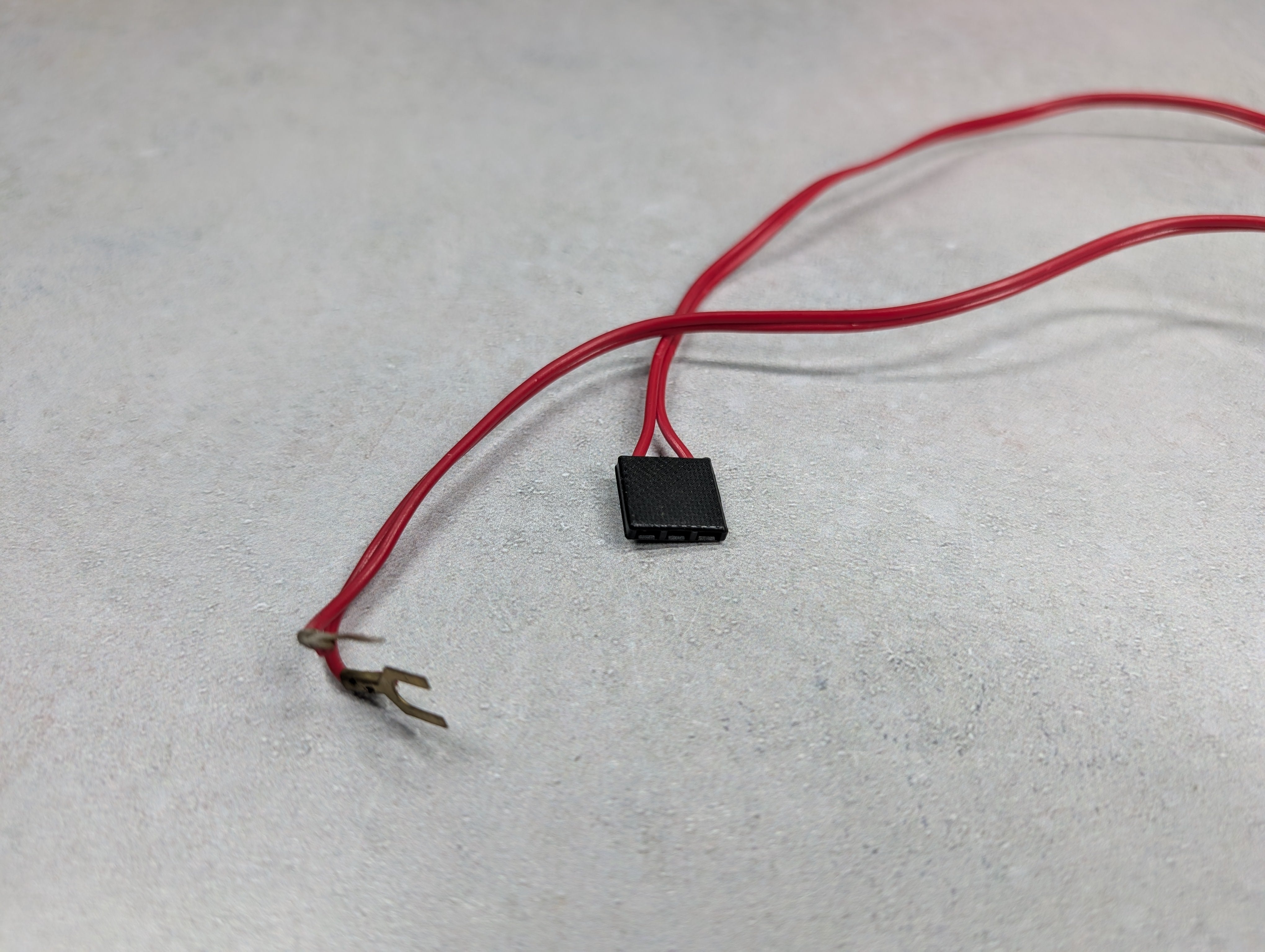 USED Bachmann MULTI Scale Transformer To Track Power Wire w/ Spade Connectors, Red