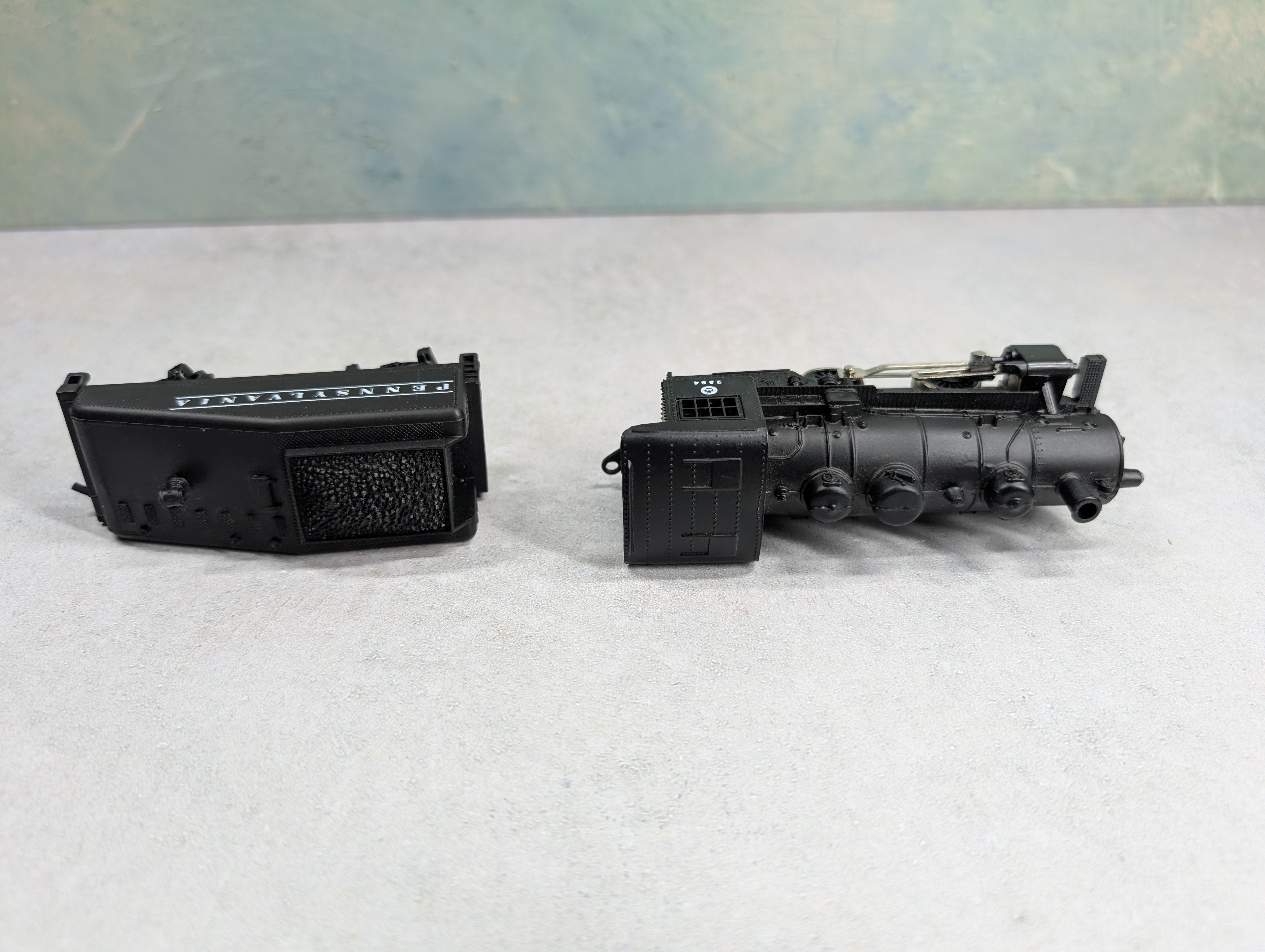 USED Life-Like HO Scale 0-4-0 Steam Locomotive Pennsylvania #2584 Runs DC
