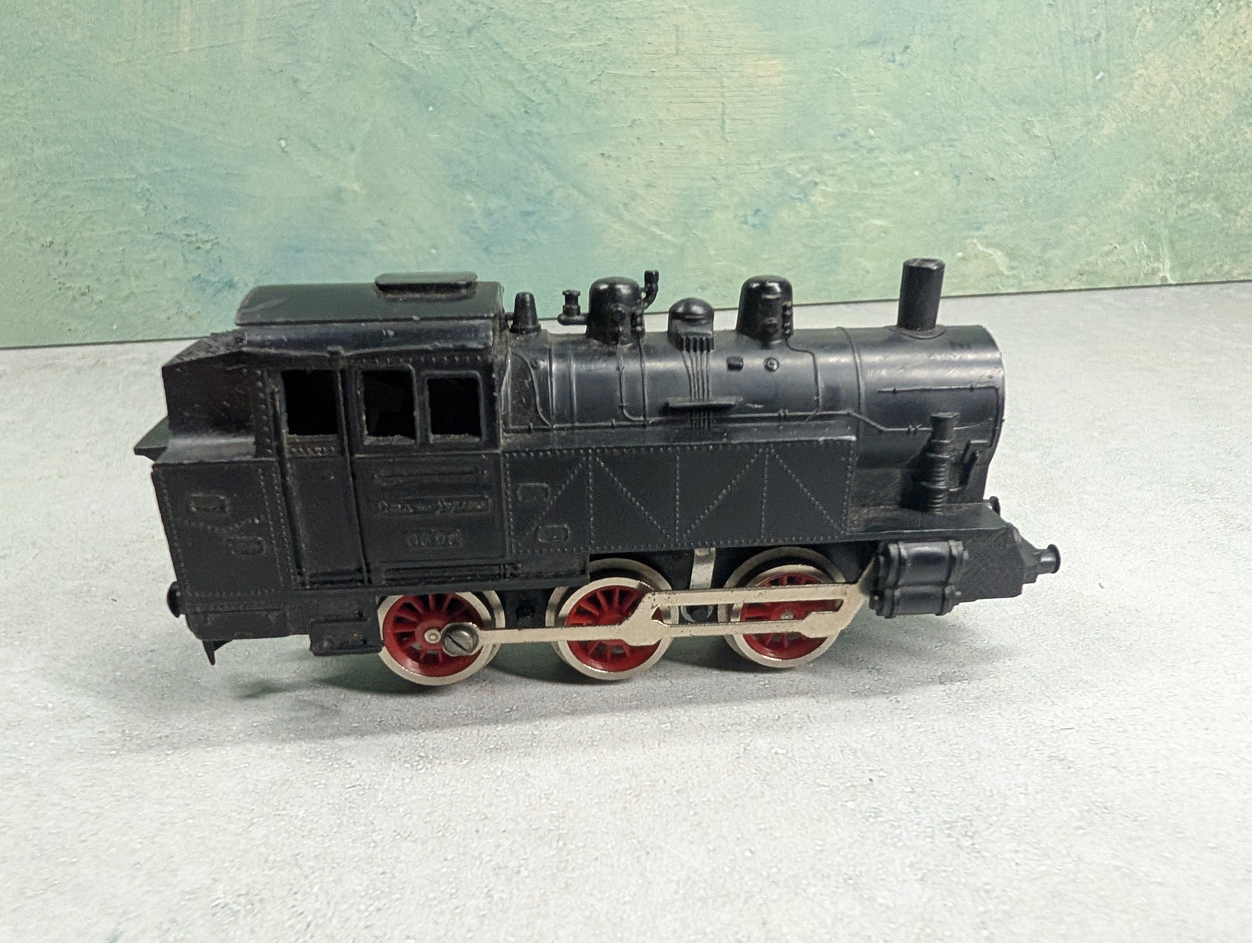 USED LIMA HO Scale 0-6-0 Steam Locomotive Parts/Repairs DC