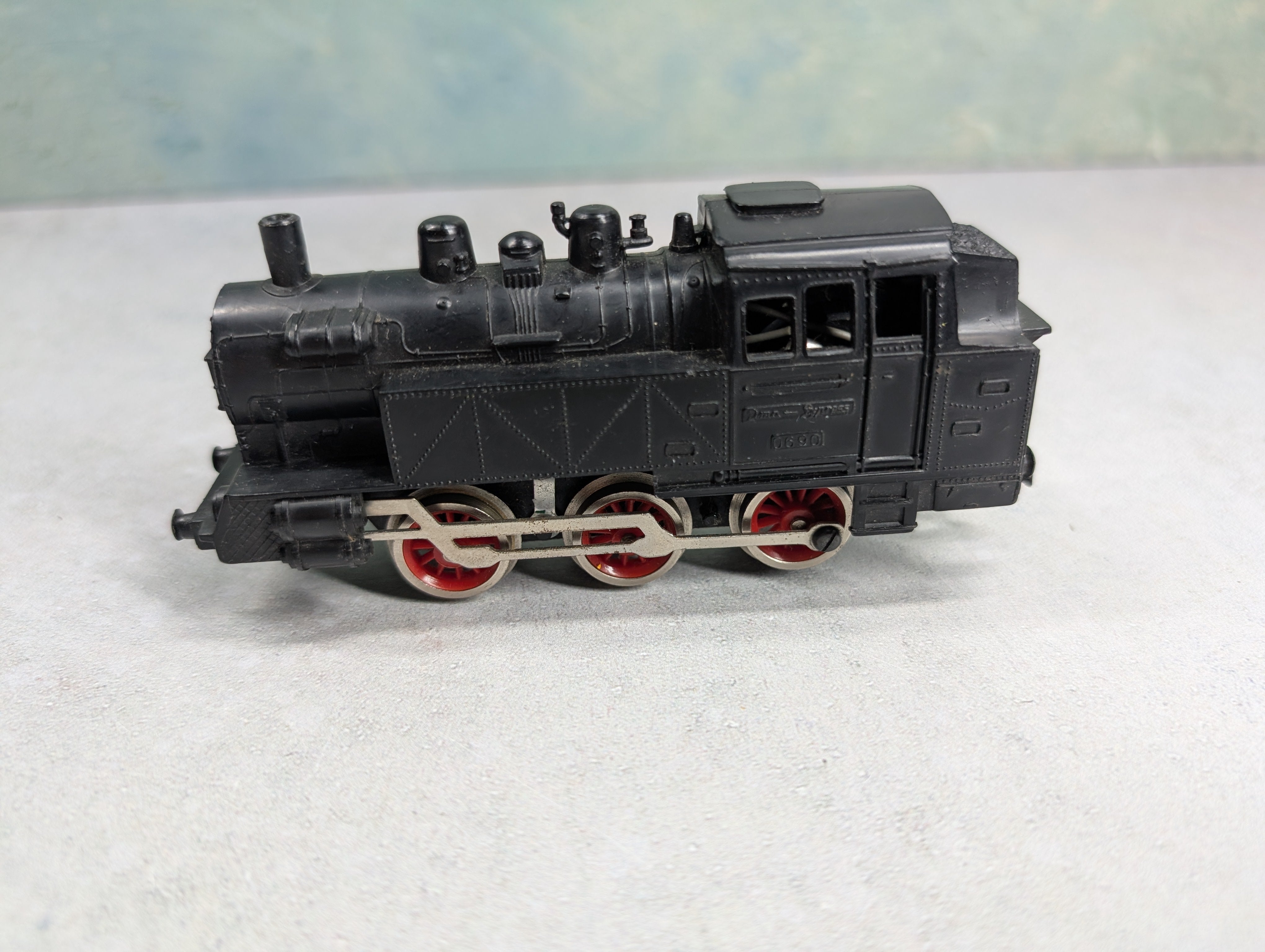 USED LIMA HO Scale 0-6-0 Steam Locomotive Parts/Repairs DC