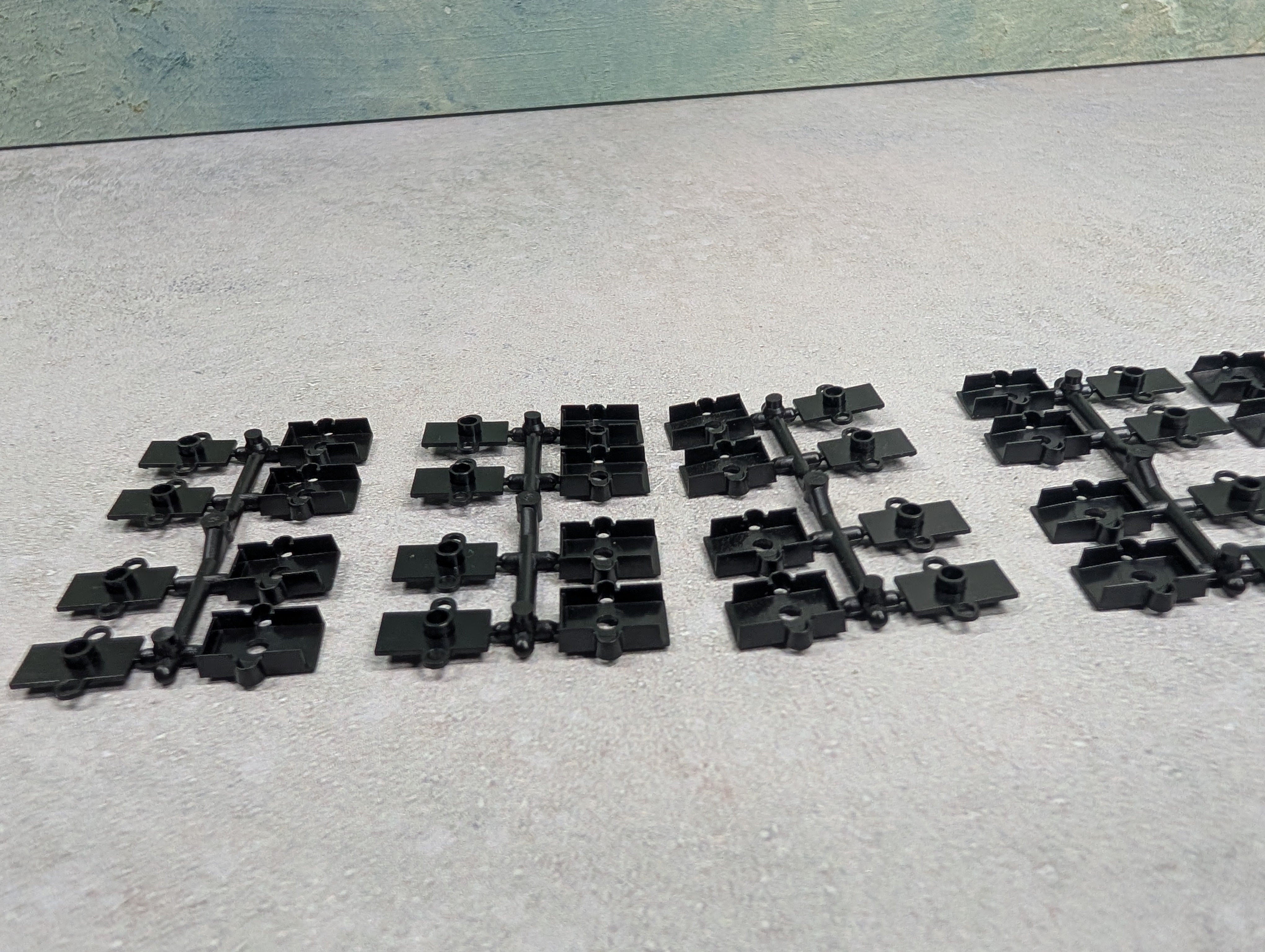 USED Kadee HO Scale Coupler Gearboxes & Lids (For 10 Cars)