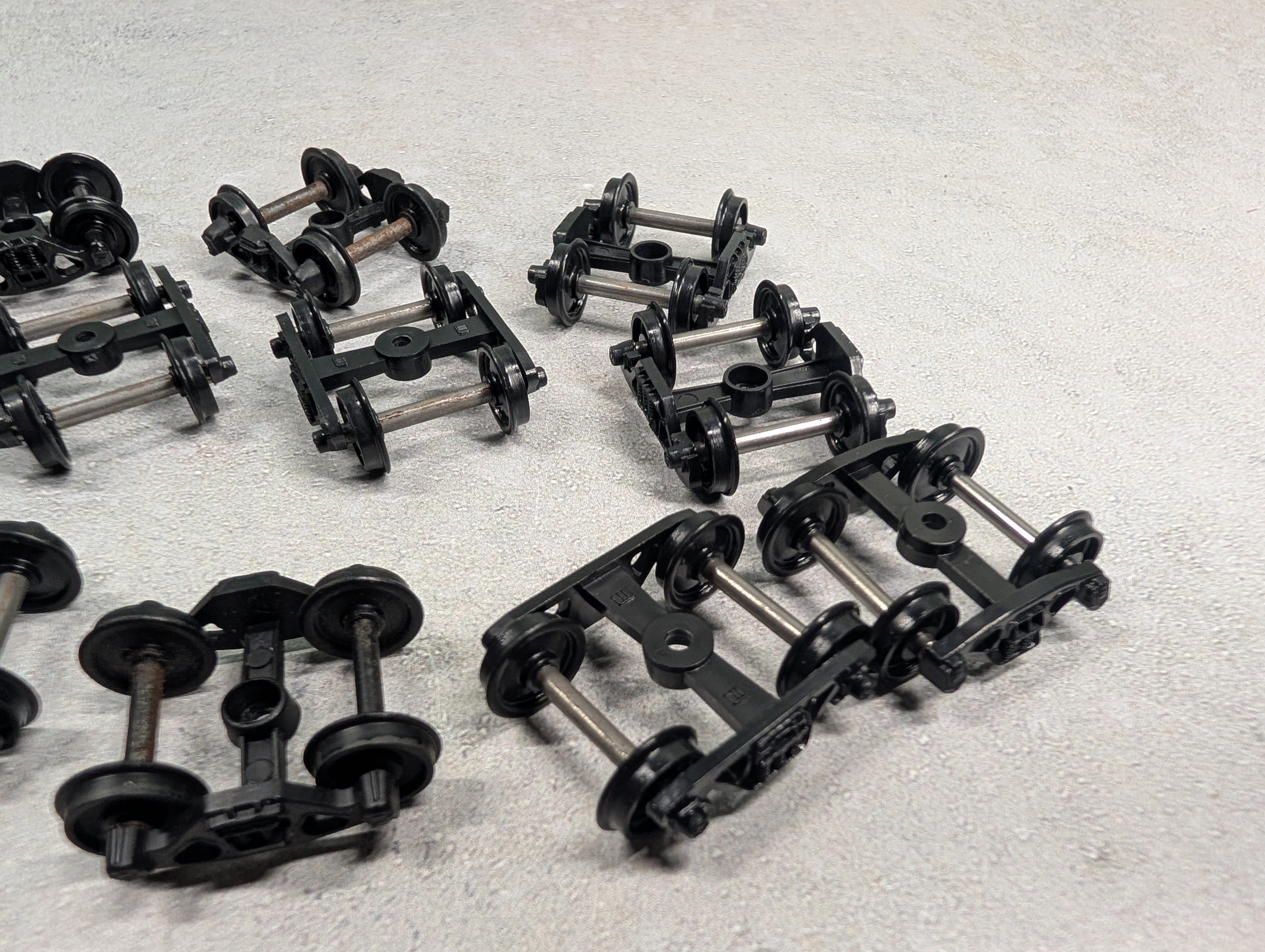 USED HO Scale Lot of Various Trucks with Wheels (10 pcs)