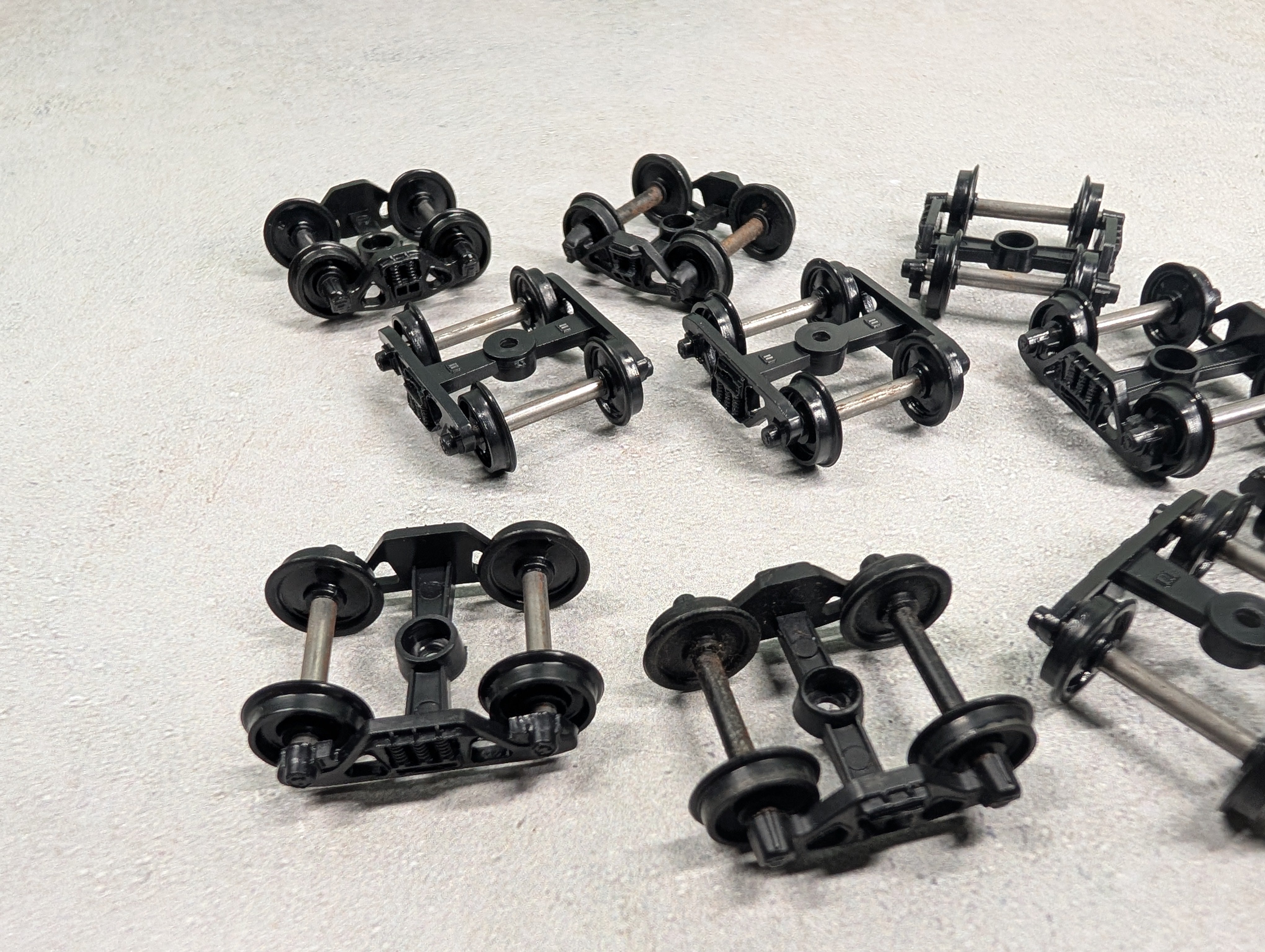 USED HO Scale Lot of Various Trucks with Wheels (10 pcs)