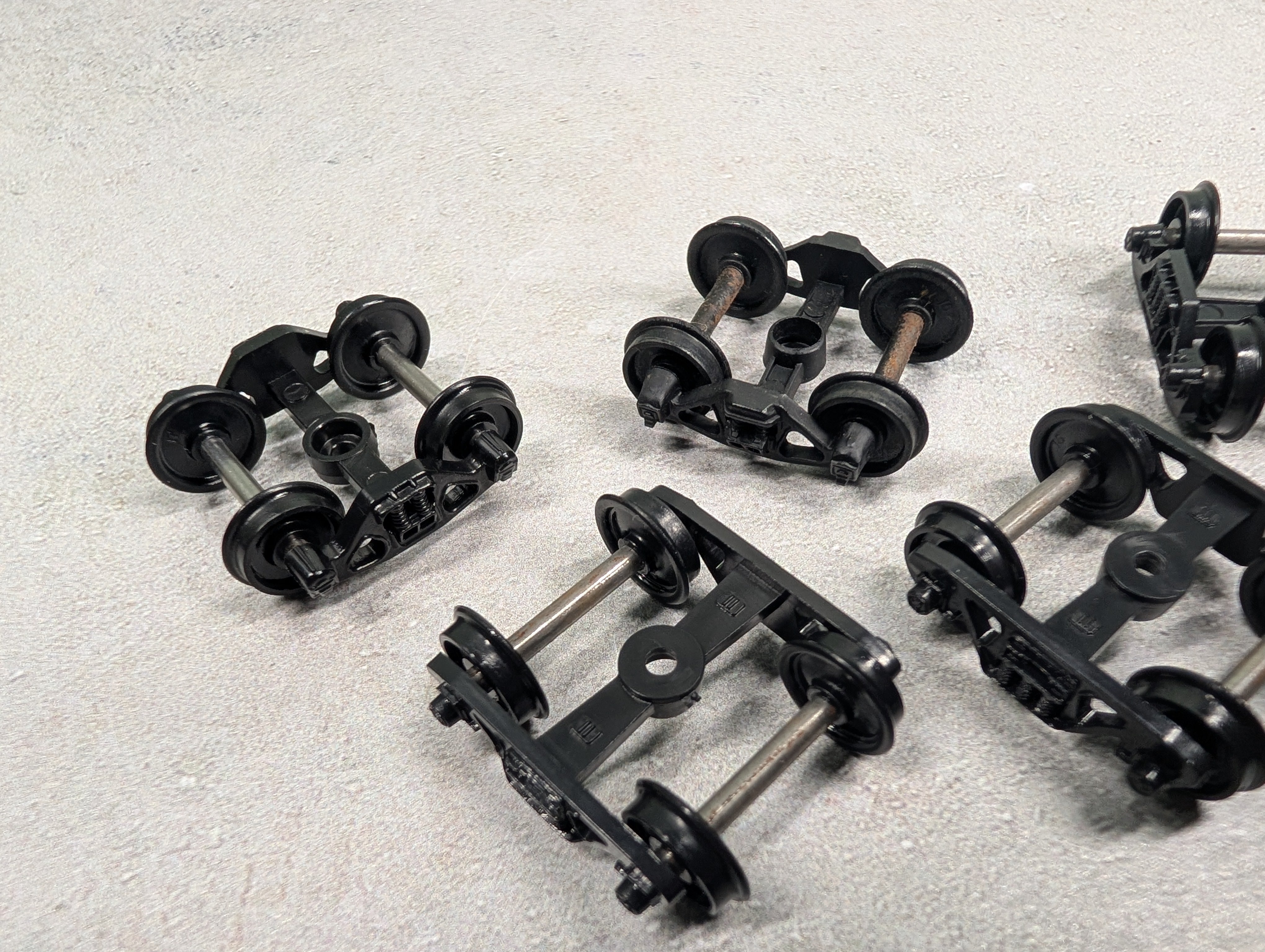 USED HO Scale Lot of Various Trucks with Wheels (10 pcs)