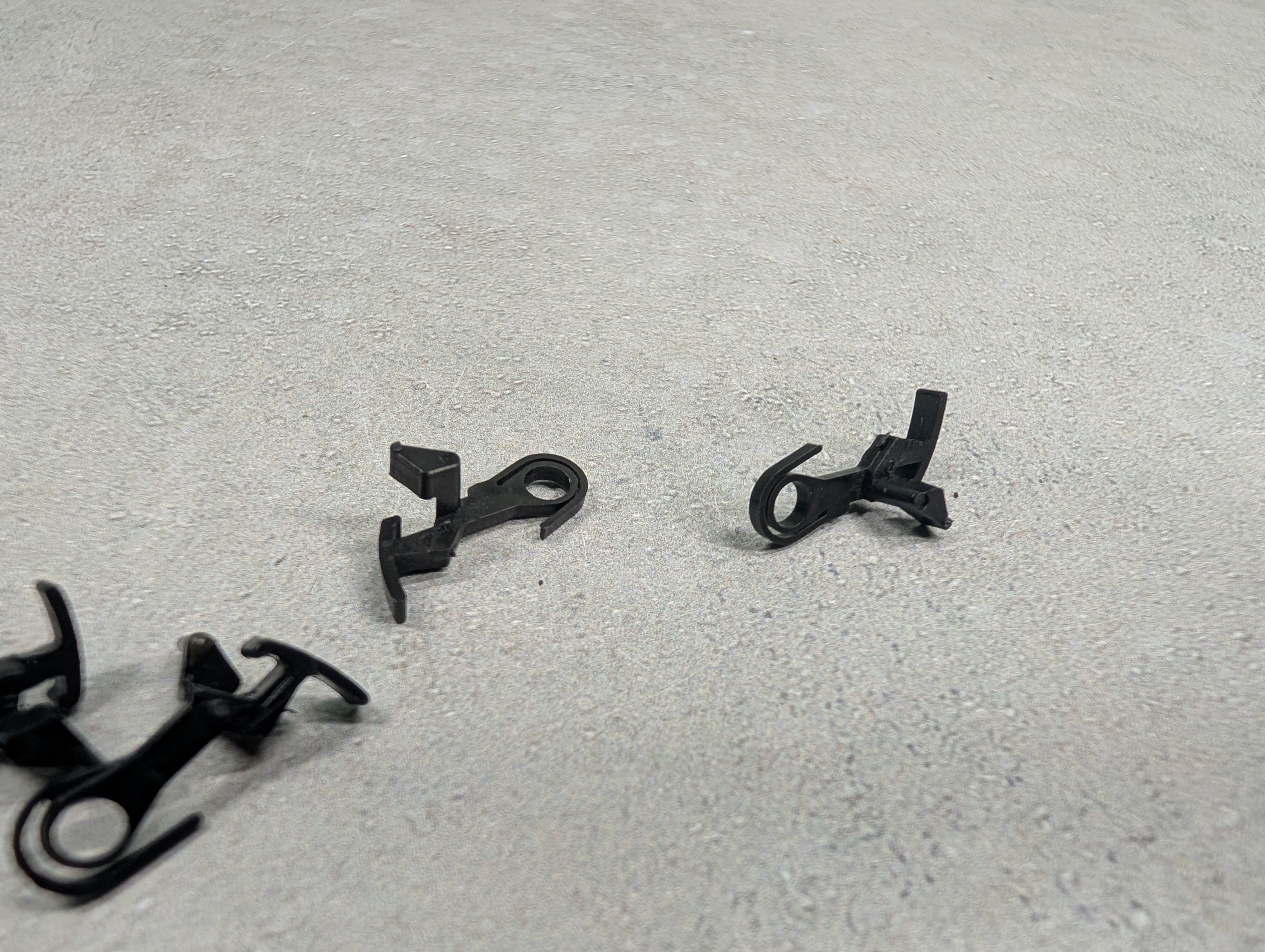 USED HO Scale Horn-Hook Couplers (4 pcs)