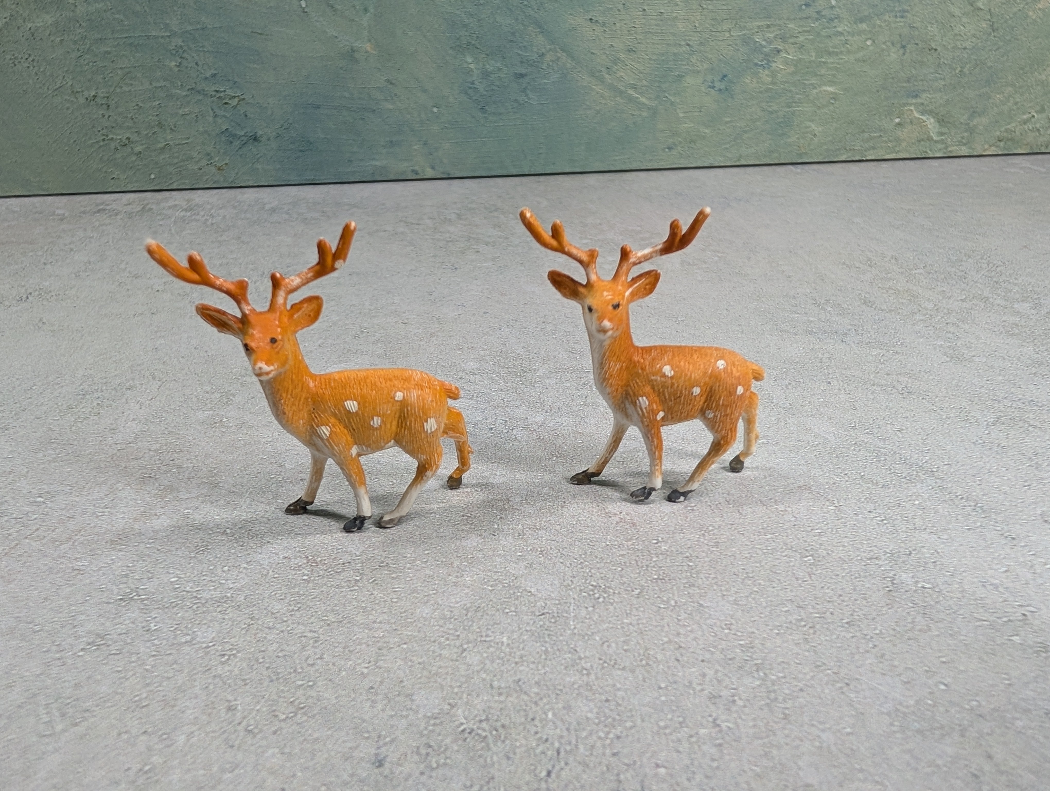 USED O Deer (2 pcs)