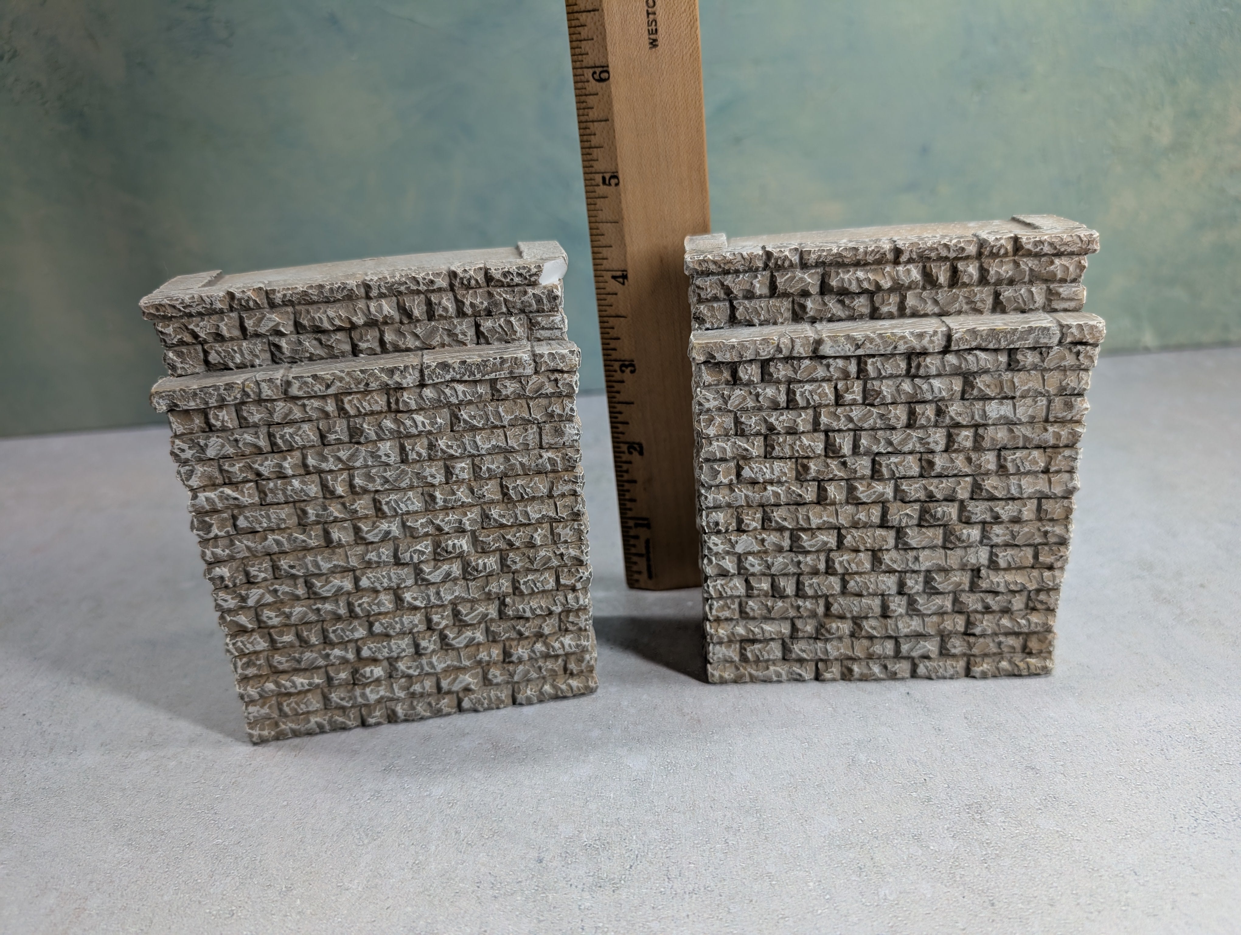 USED MULTI Scale Stone Walls (Heavy) (2 pcs)