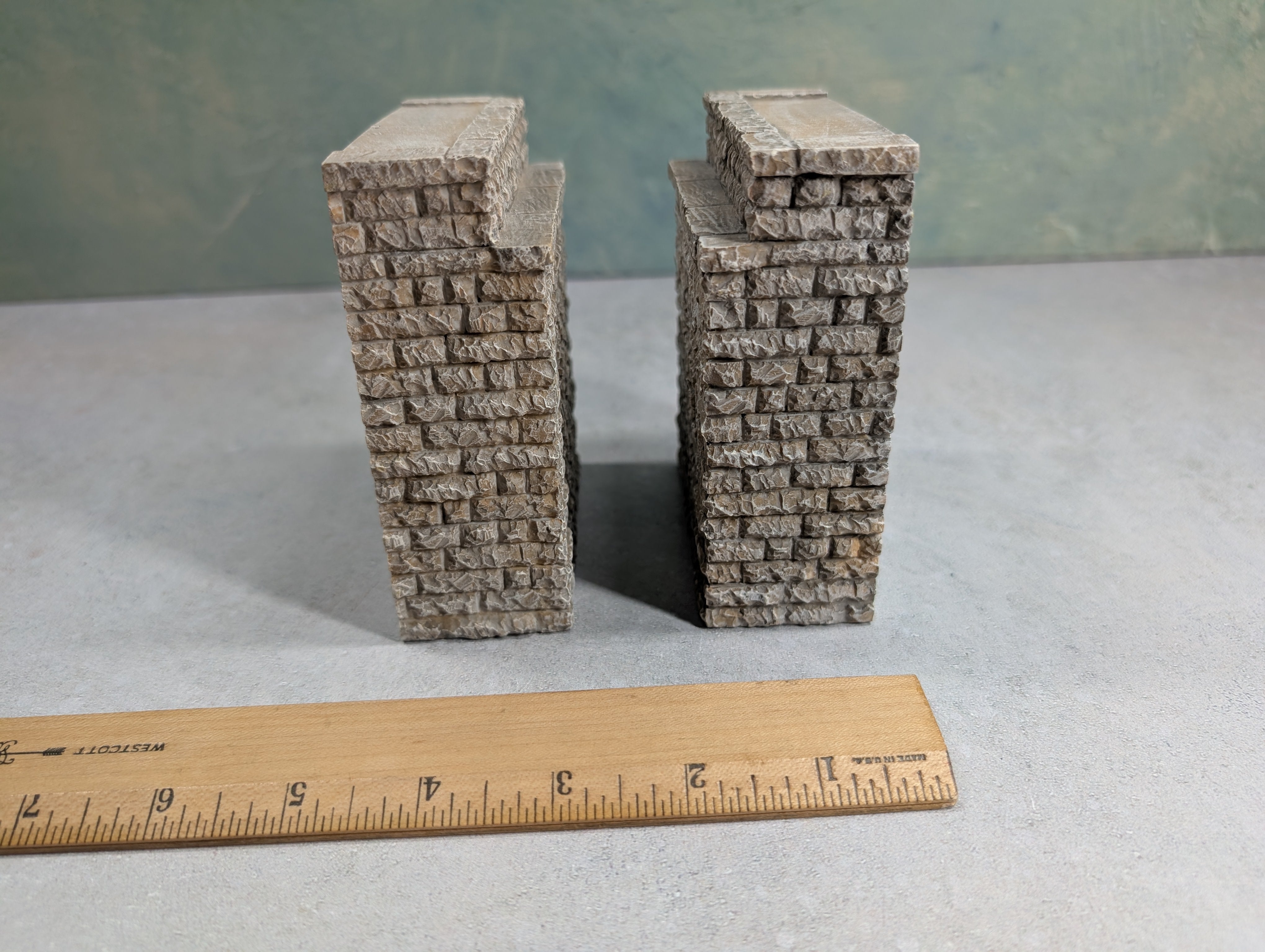USED MULTI Scale Stone Walls (Heavy) (2 pcs)