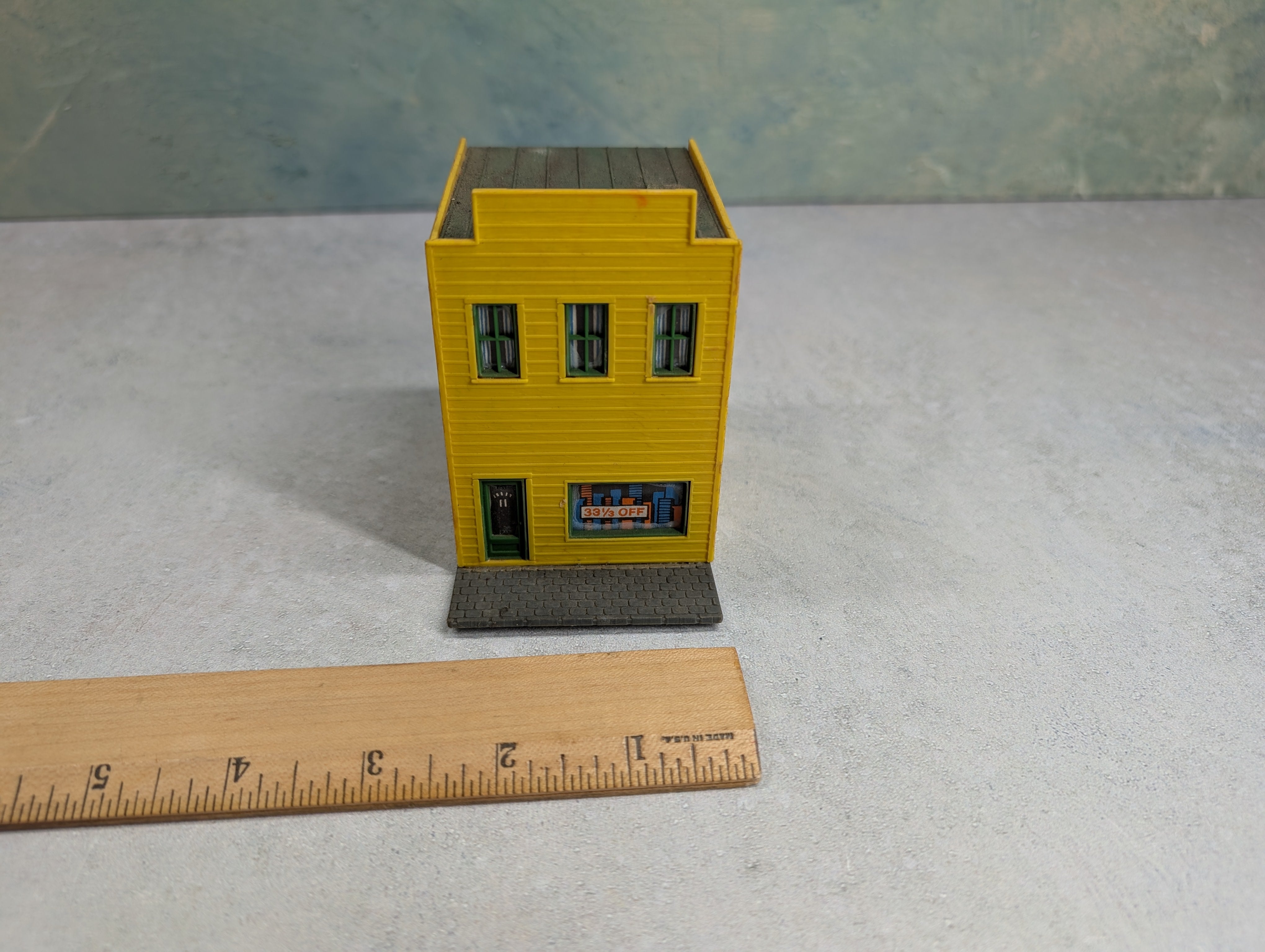 USED HO Scale Business Store Front Building