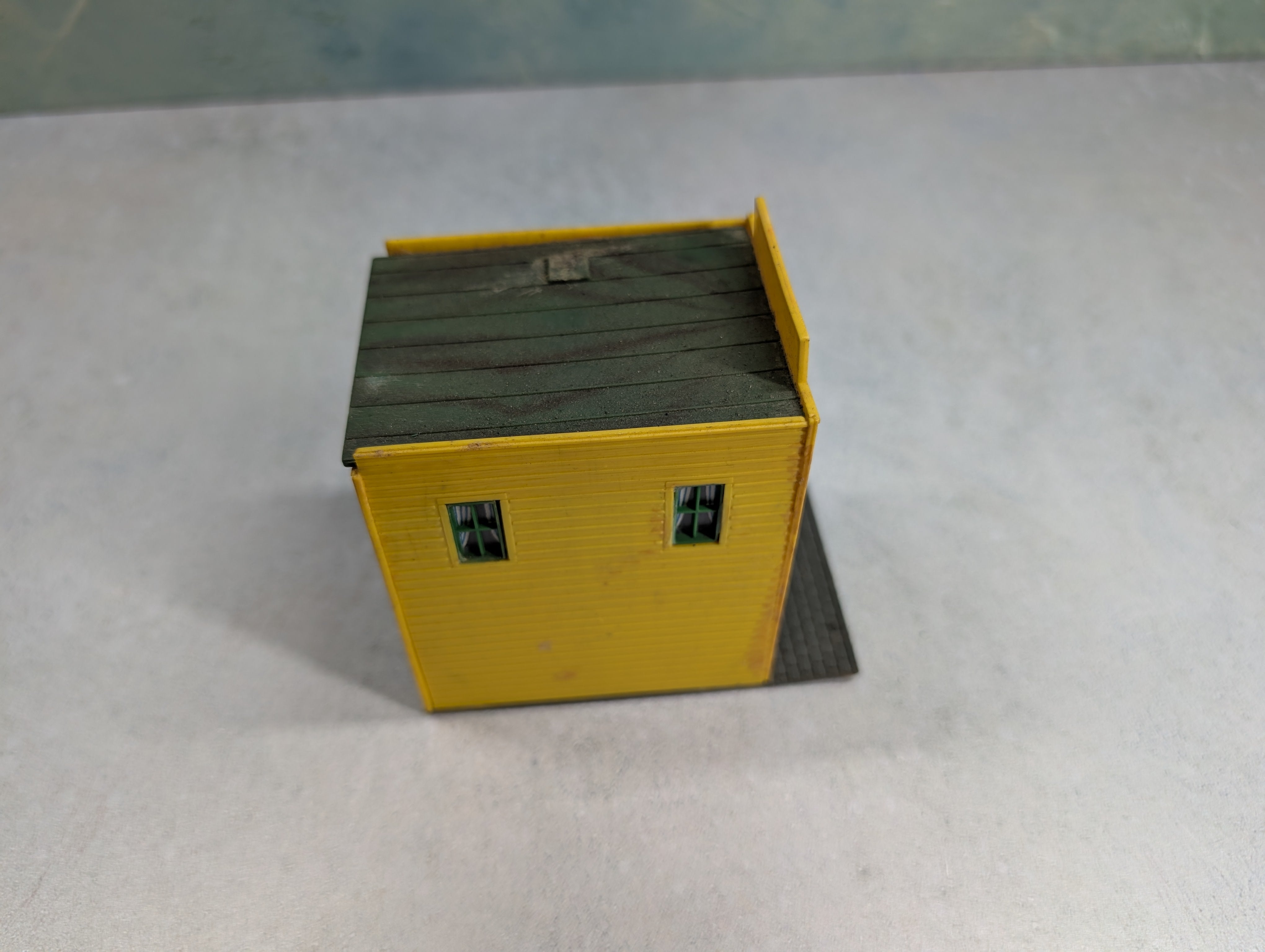 USED HO Scale Business Store Front Building