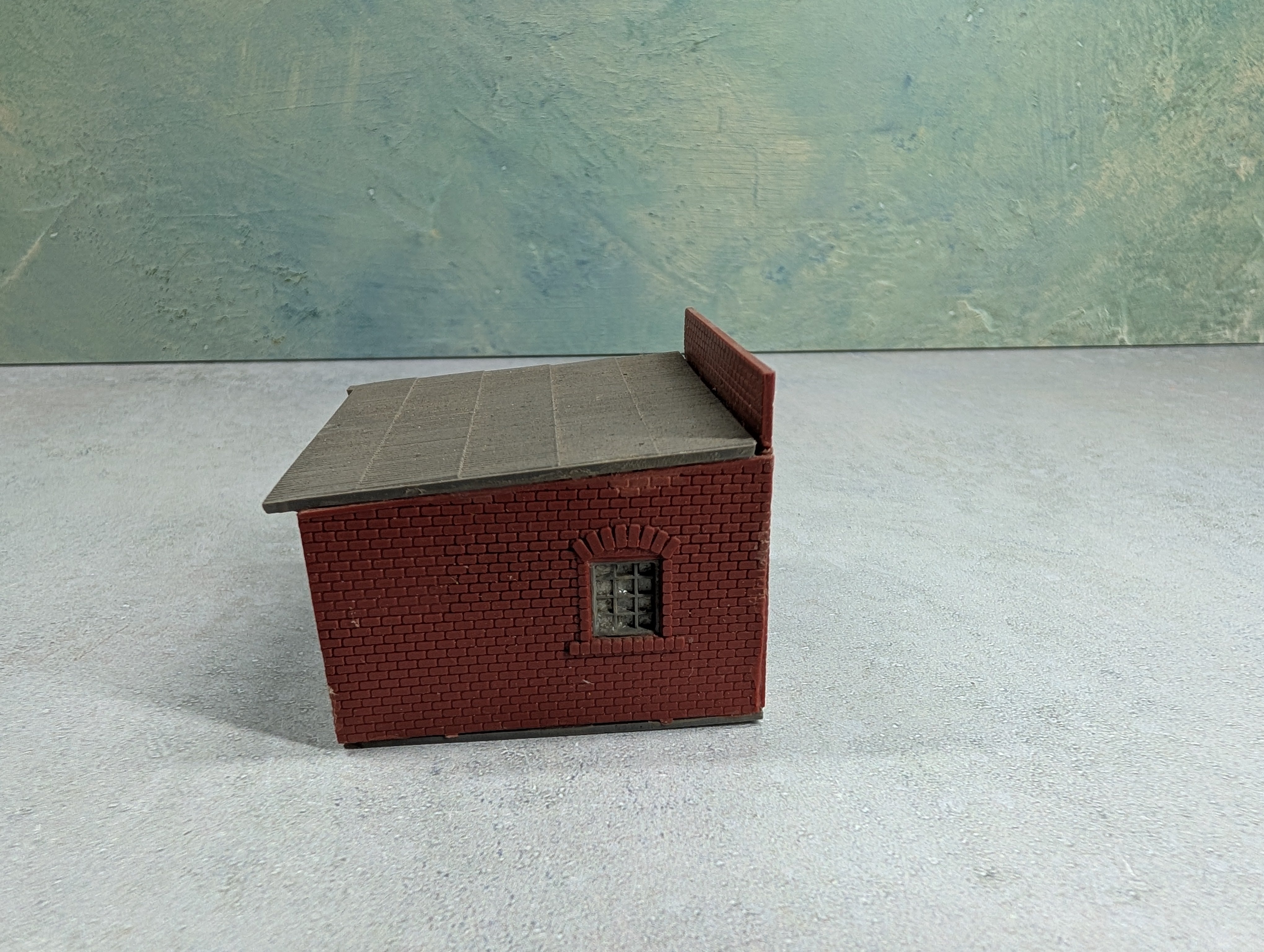 USED HO Scale Small Brick Garage, Building