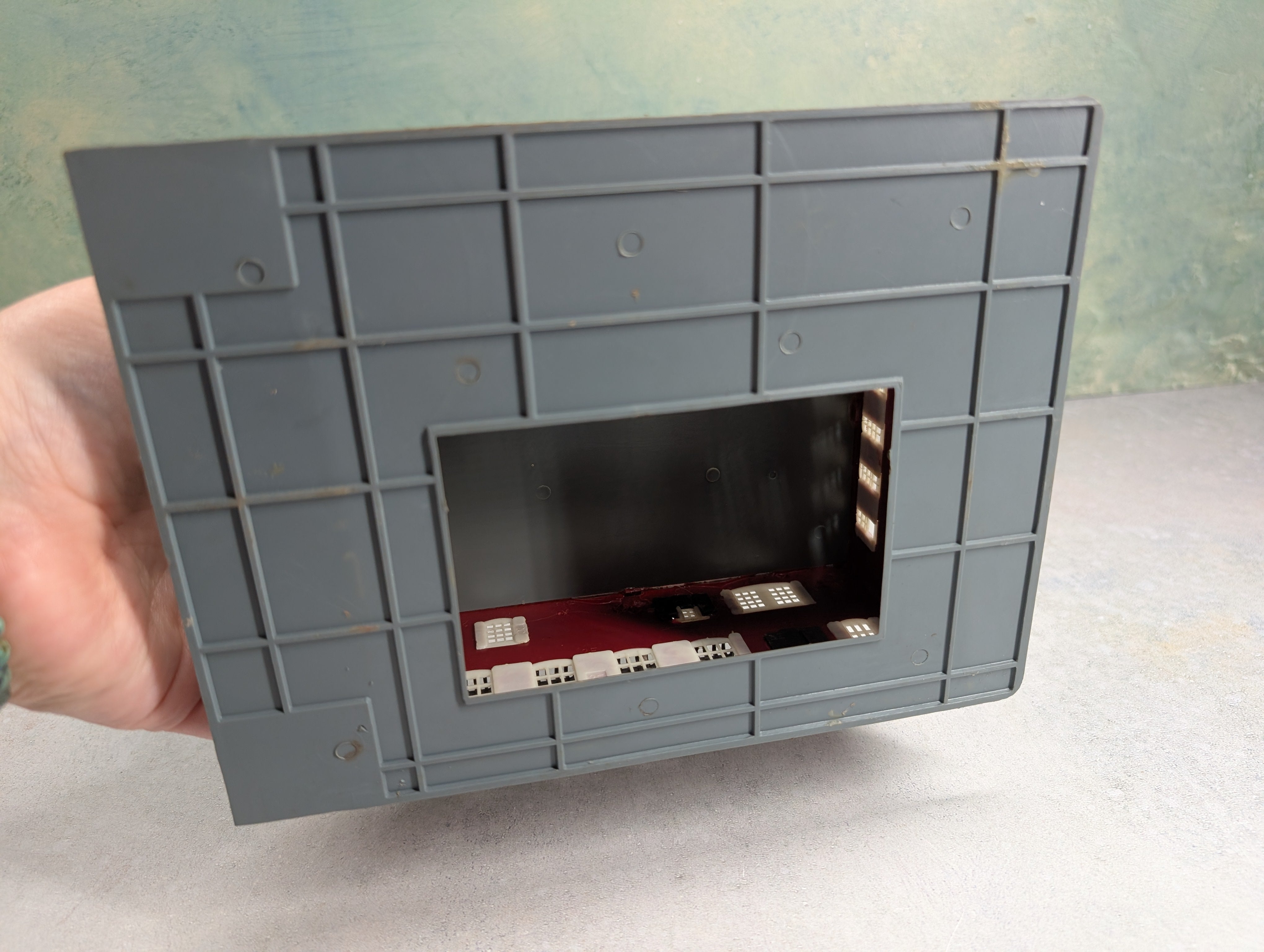 USED HO Scale Bank, Large Brick Building