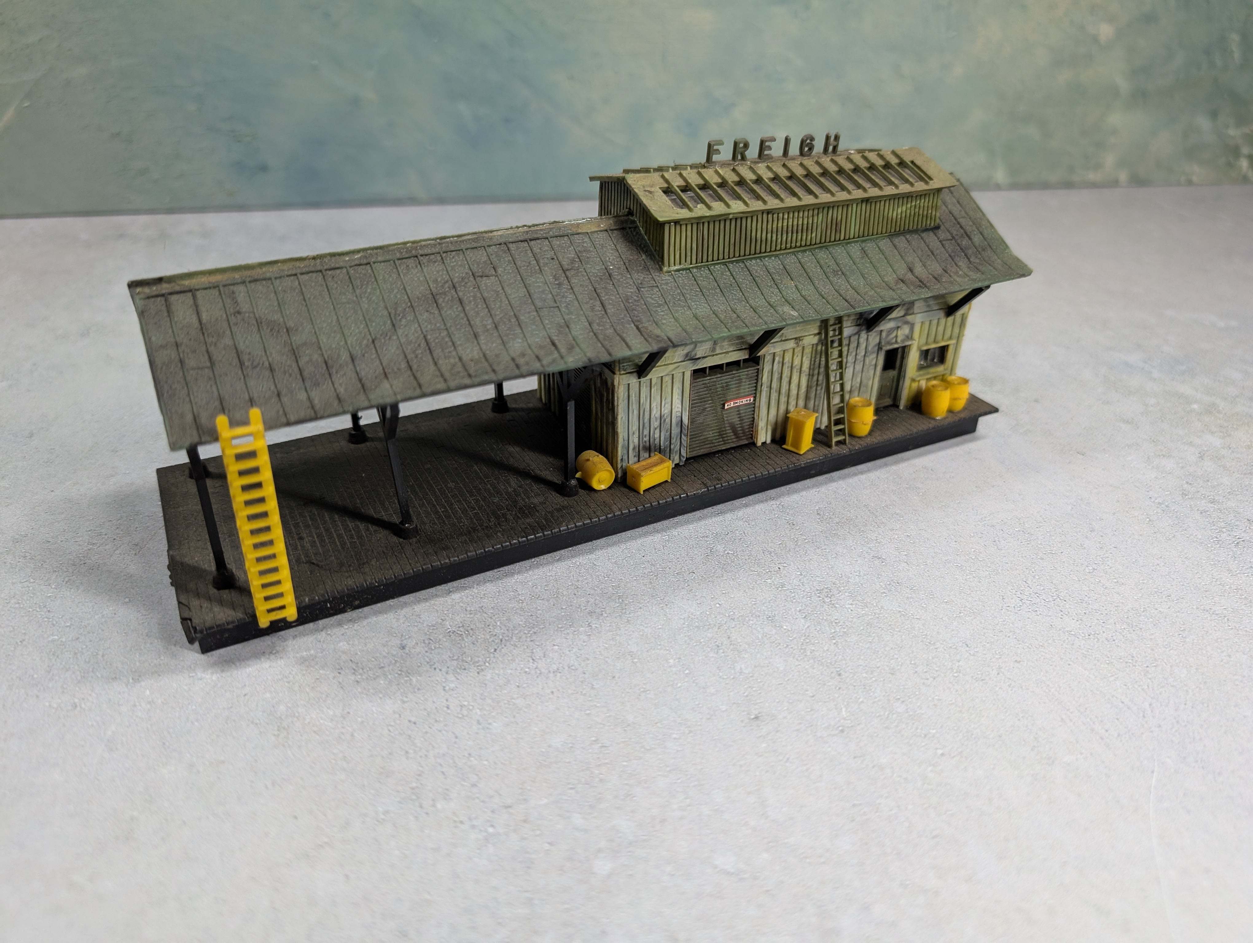 USED Heljan HO Scale Freight Station, Building