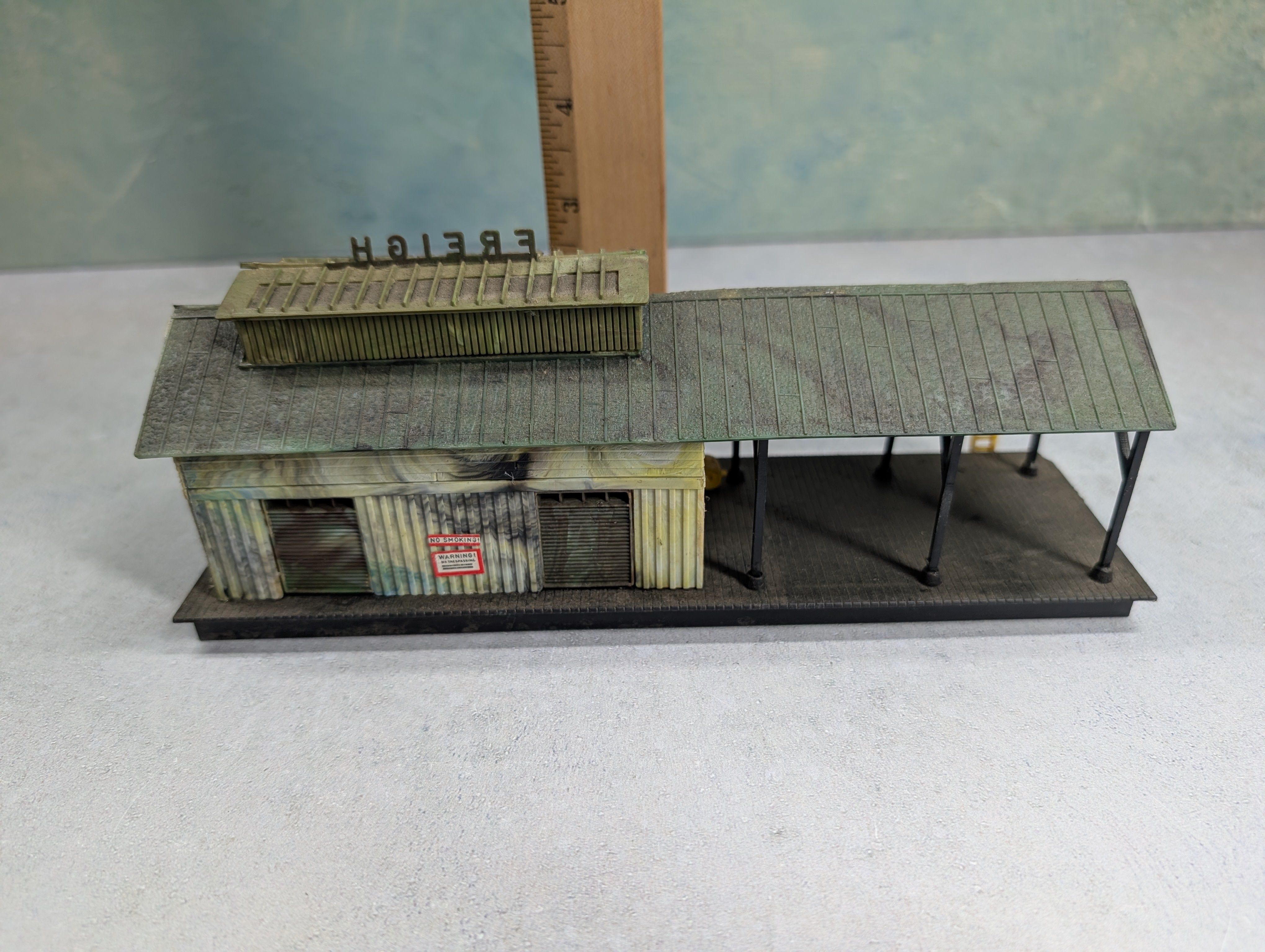 USED Heljan HO Scale Freight Station, Building