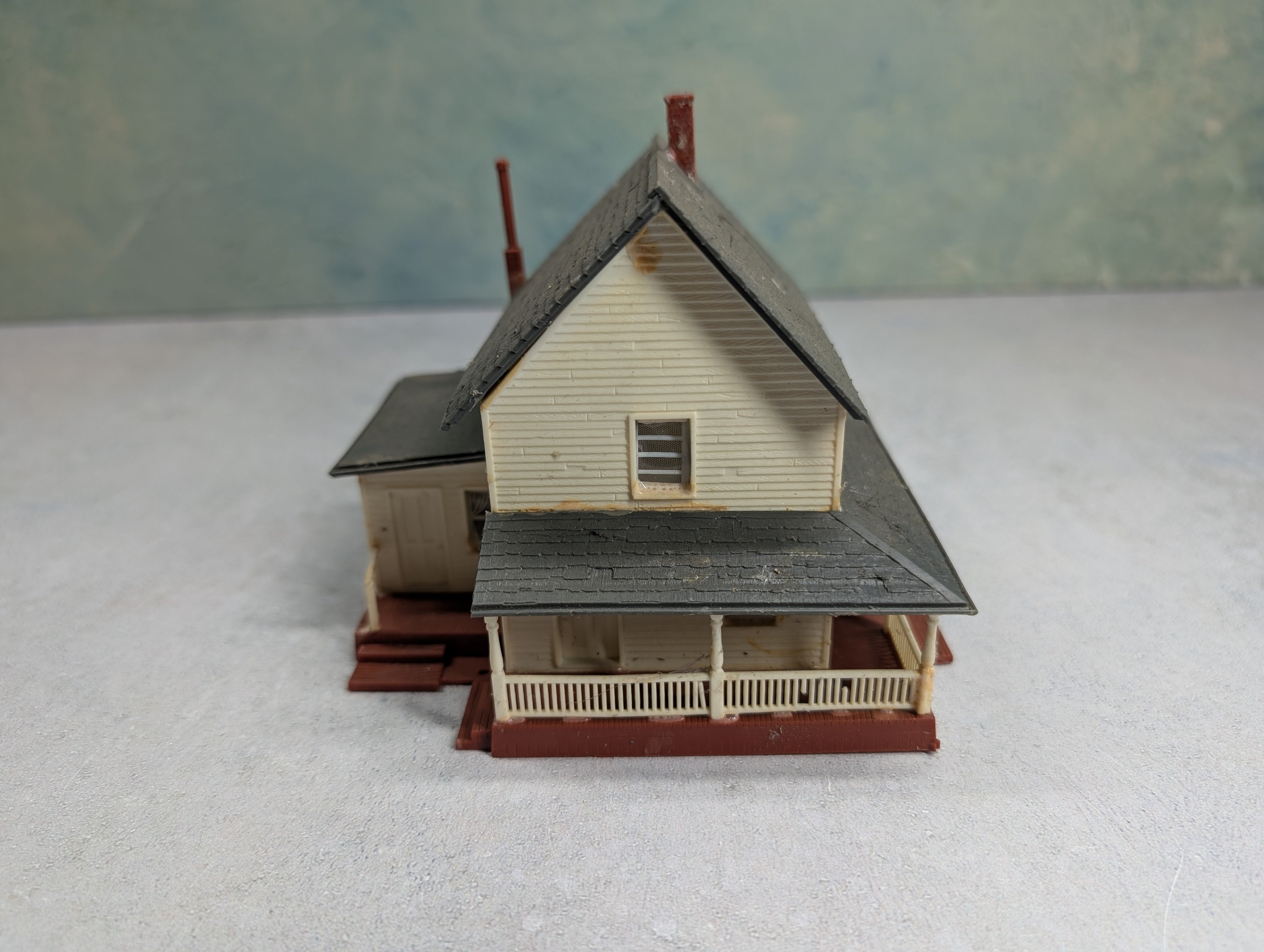 USED HO Scale White House
