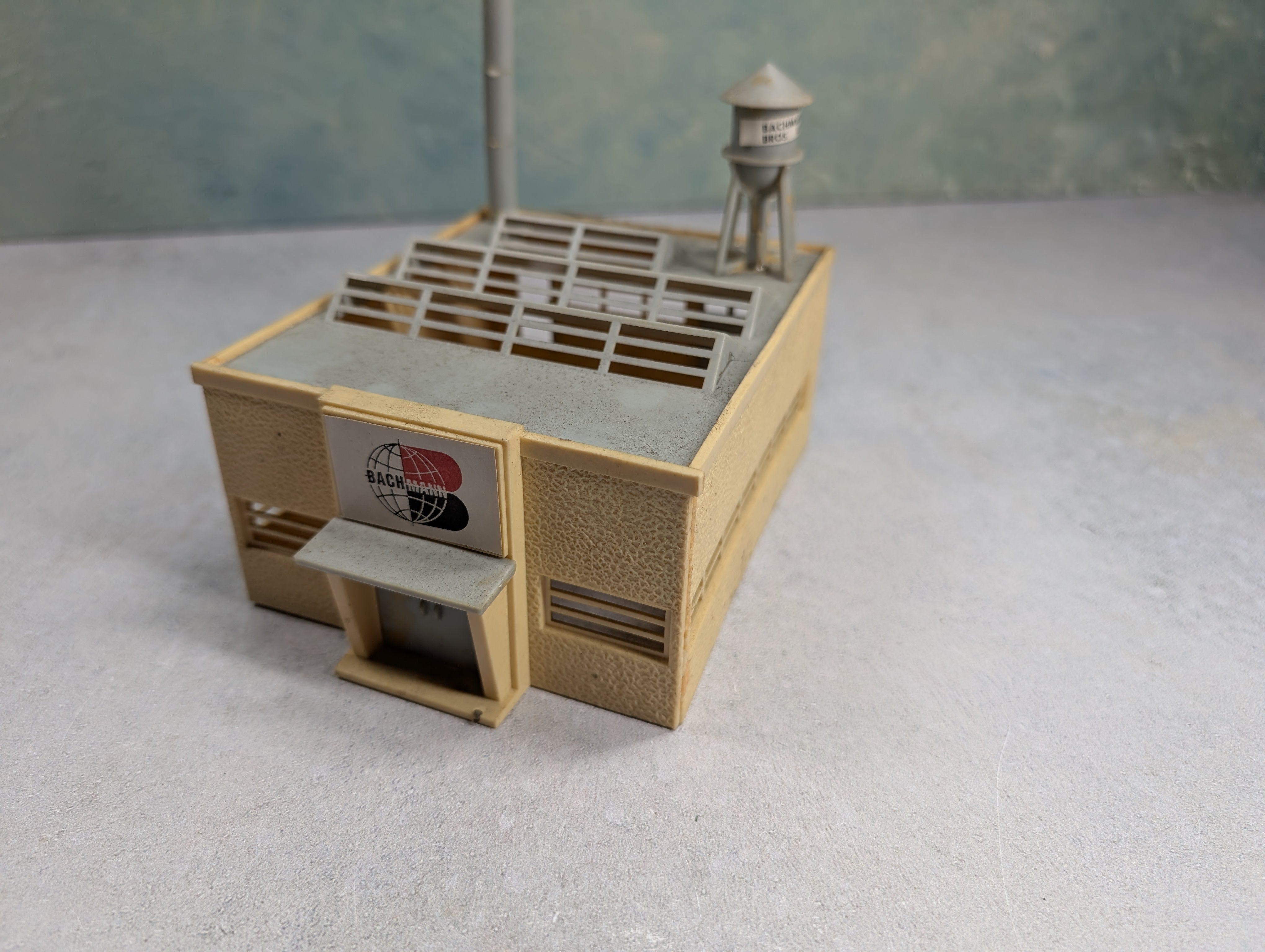 USED HO Scale Shipping and Receiving Building