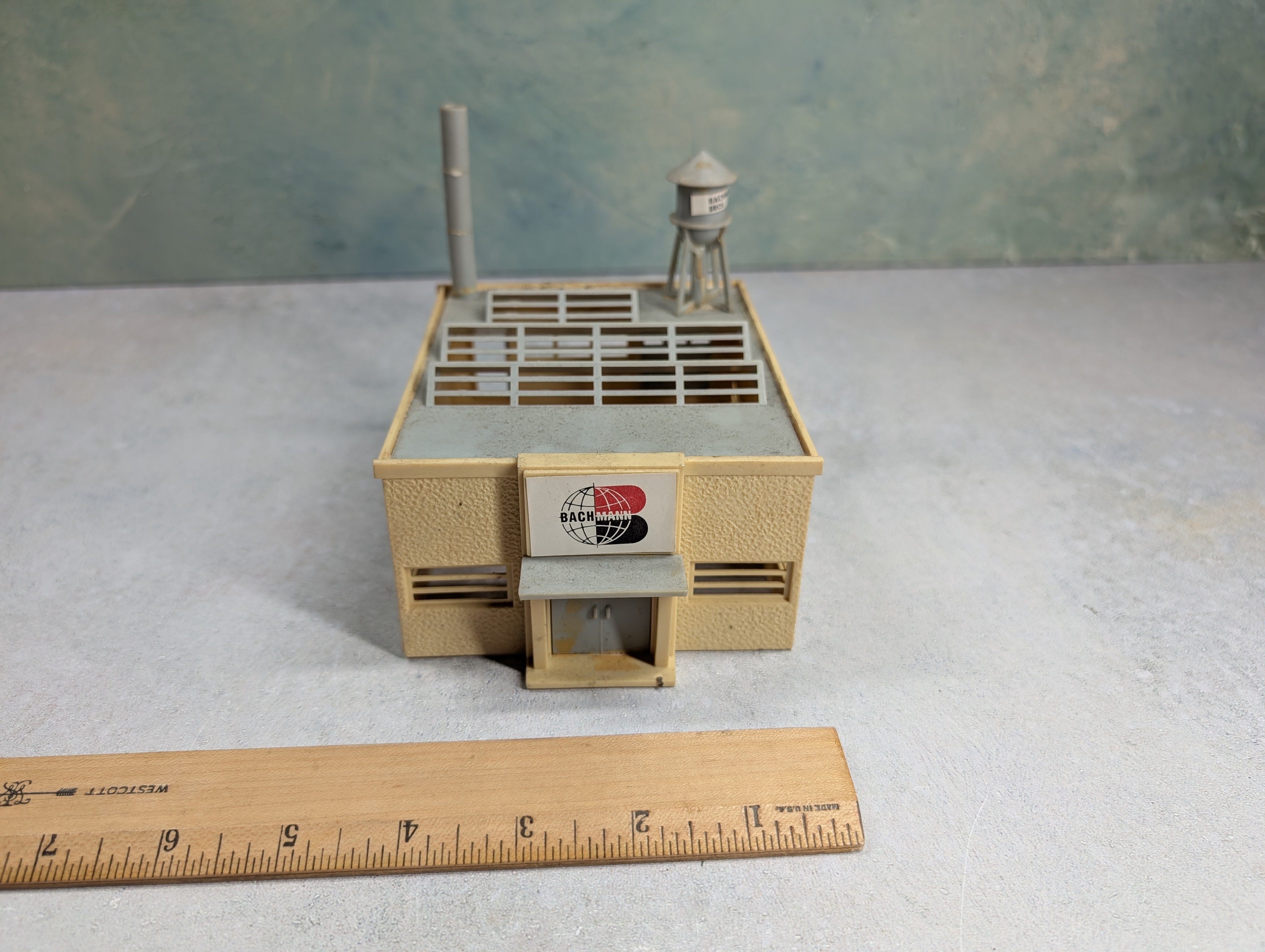 USED HO Scale Shipping and Receiving Building