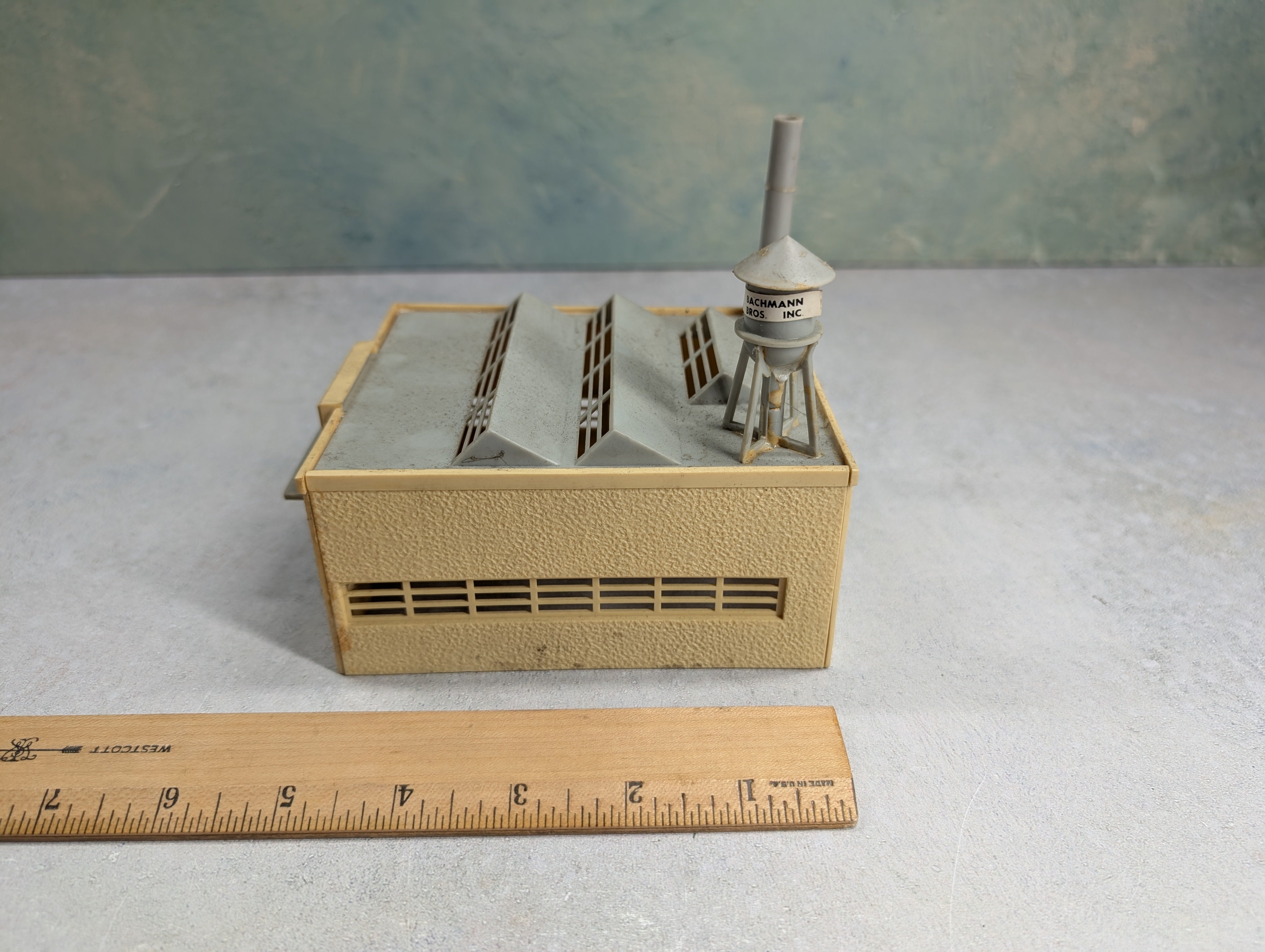 USED HO Scale Shipping and Receiving Building