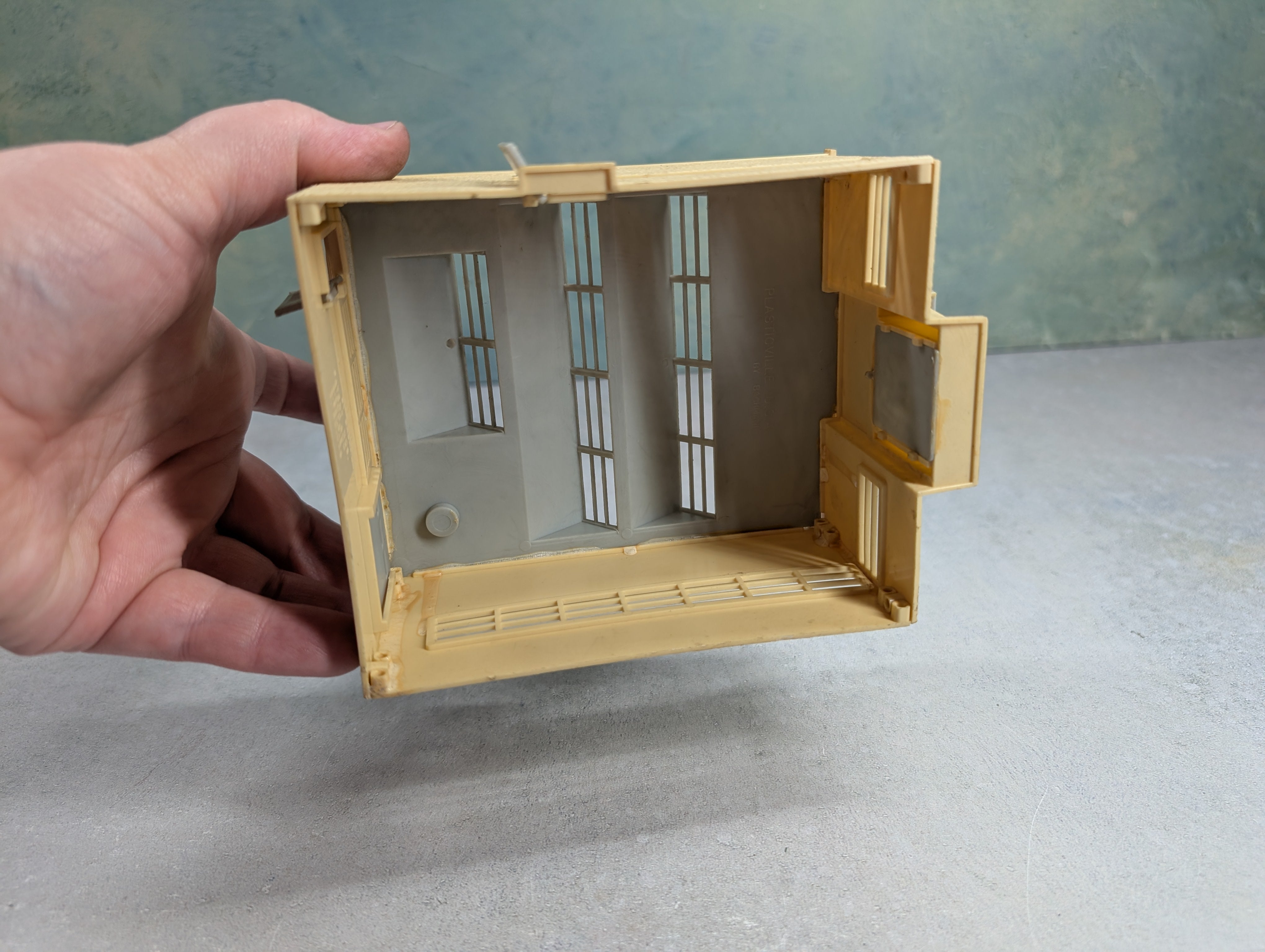 USED HO Scale Shipping and Receiving Building