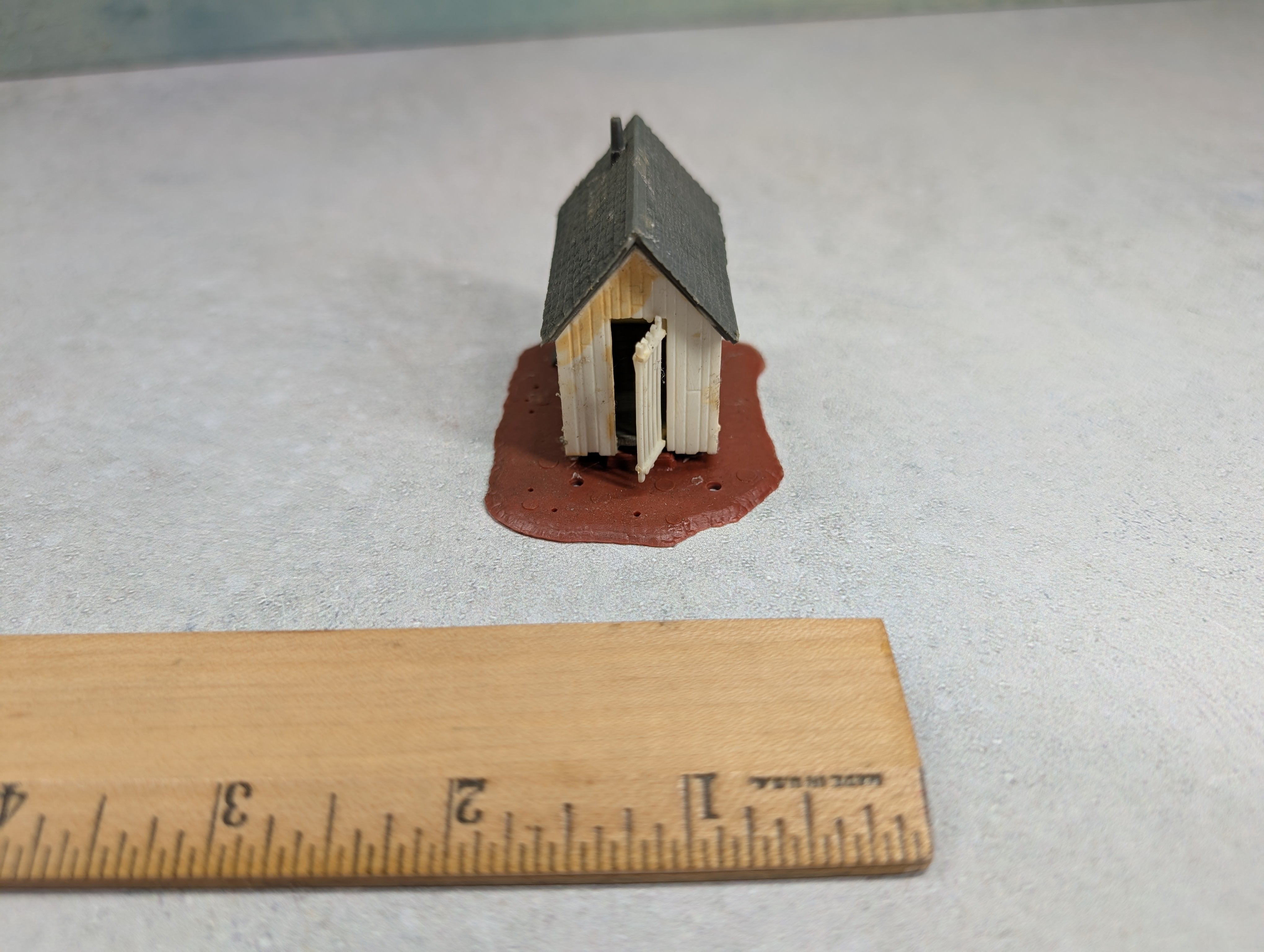 USED HO Scale White Shed