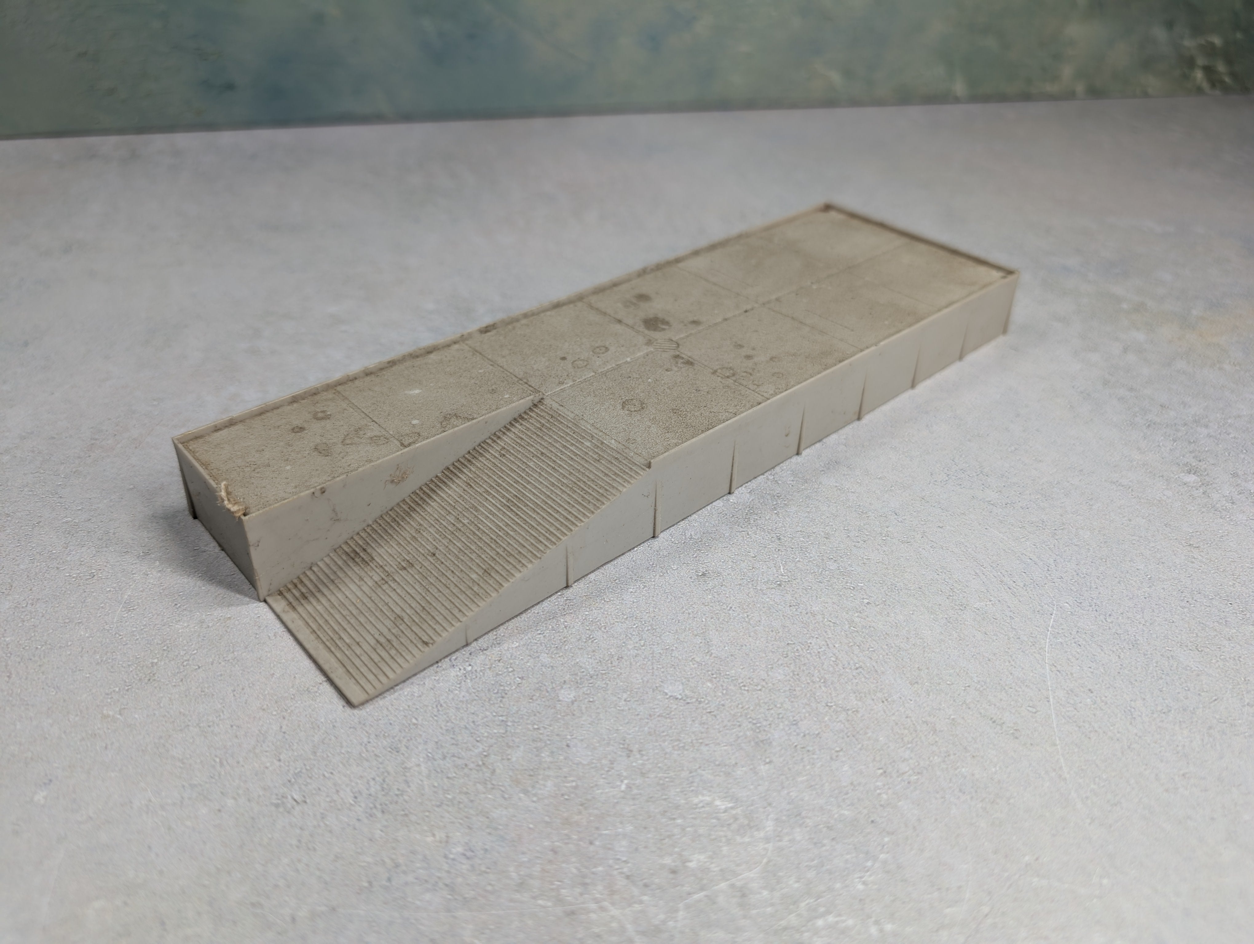 USED Tyco HO Scale Ramp