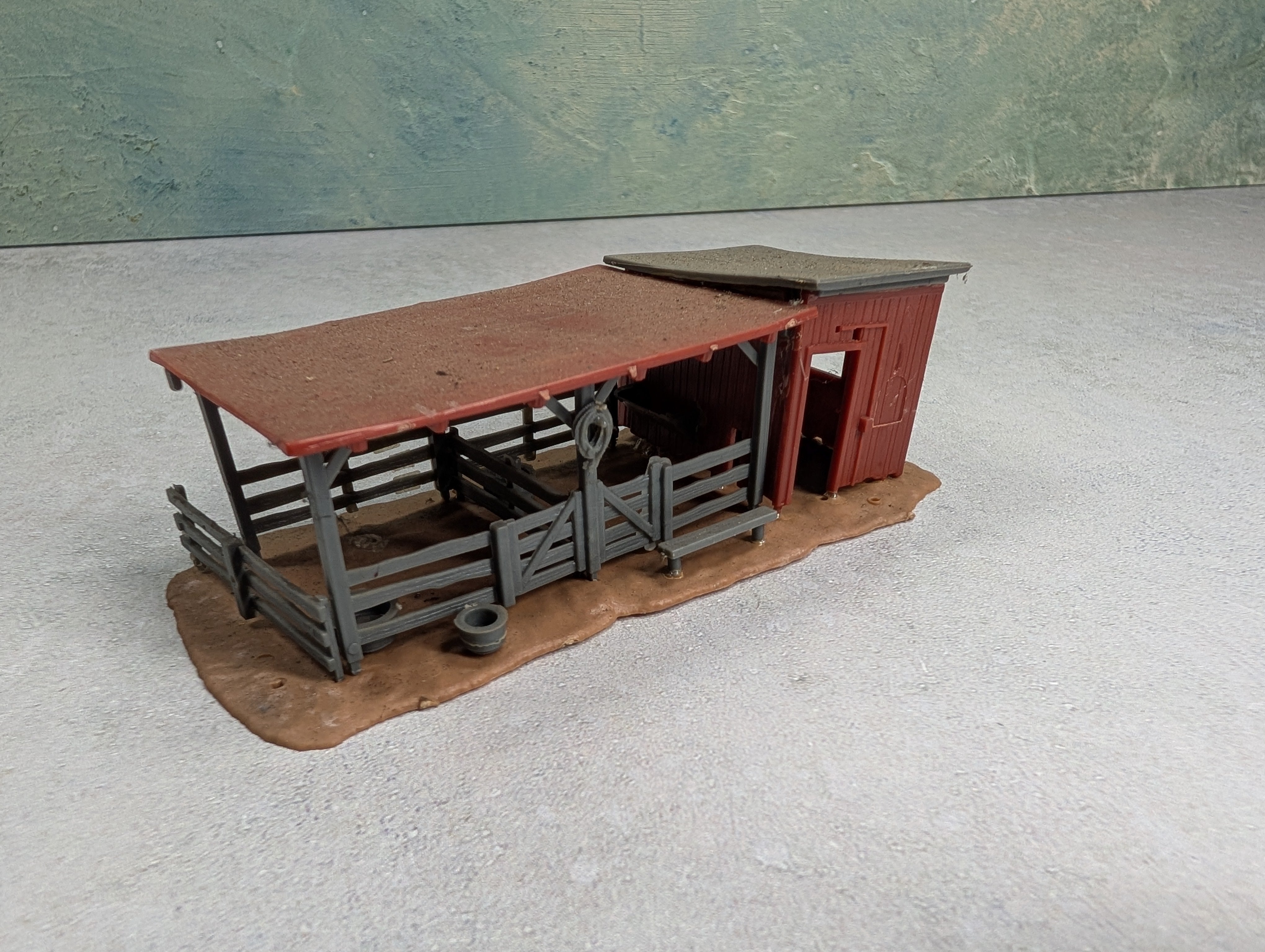 USED HO Scale Farm Animal Stable