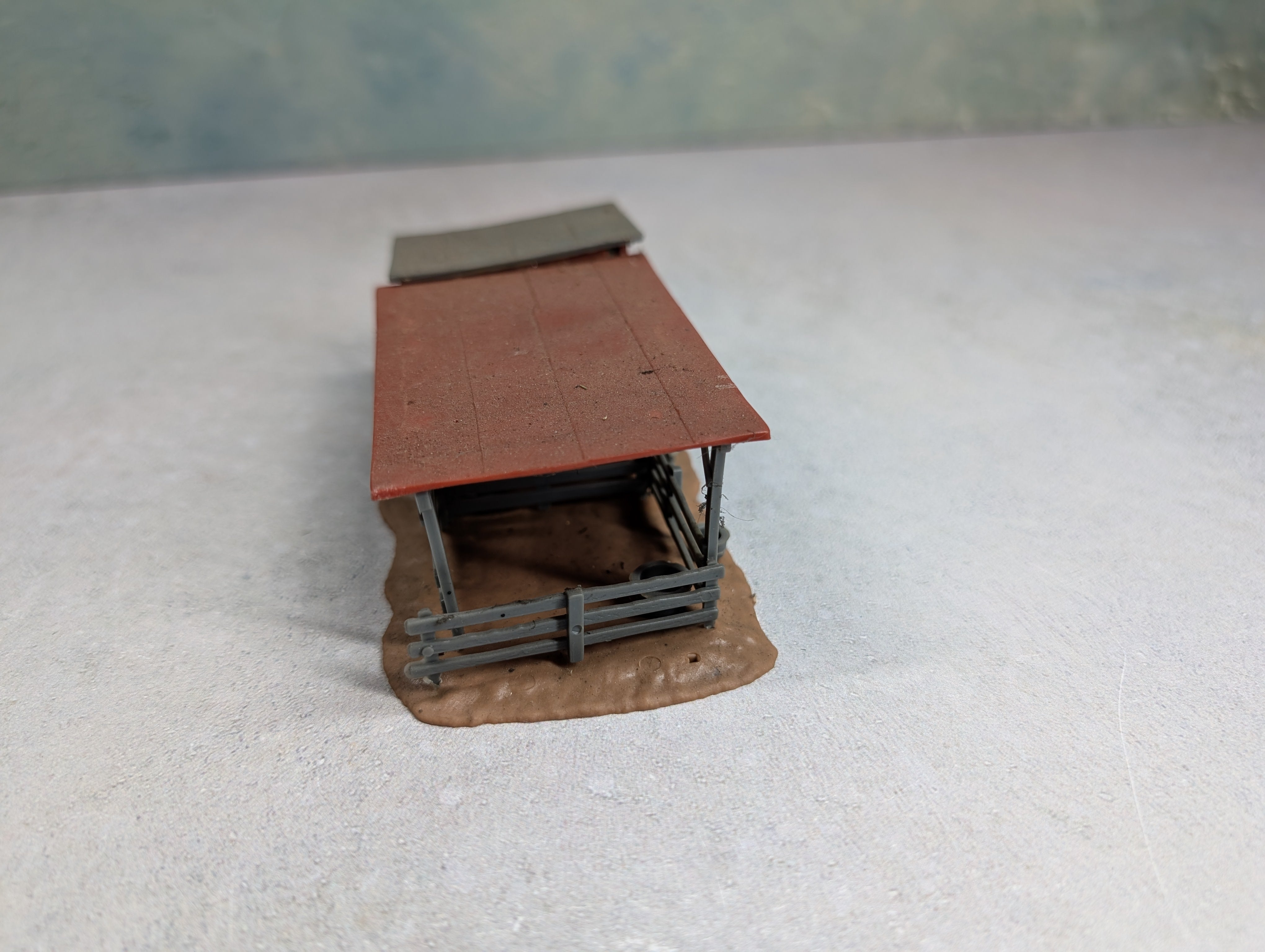 USED HO Scale Farm Animal Stable