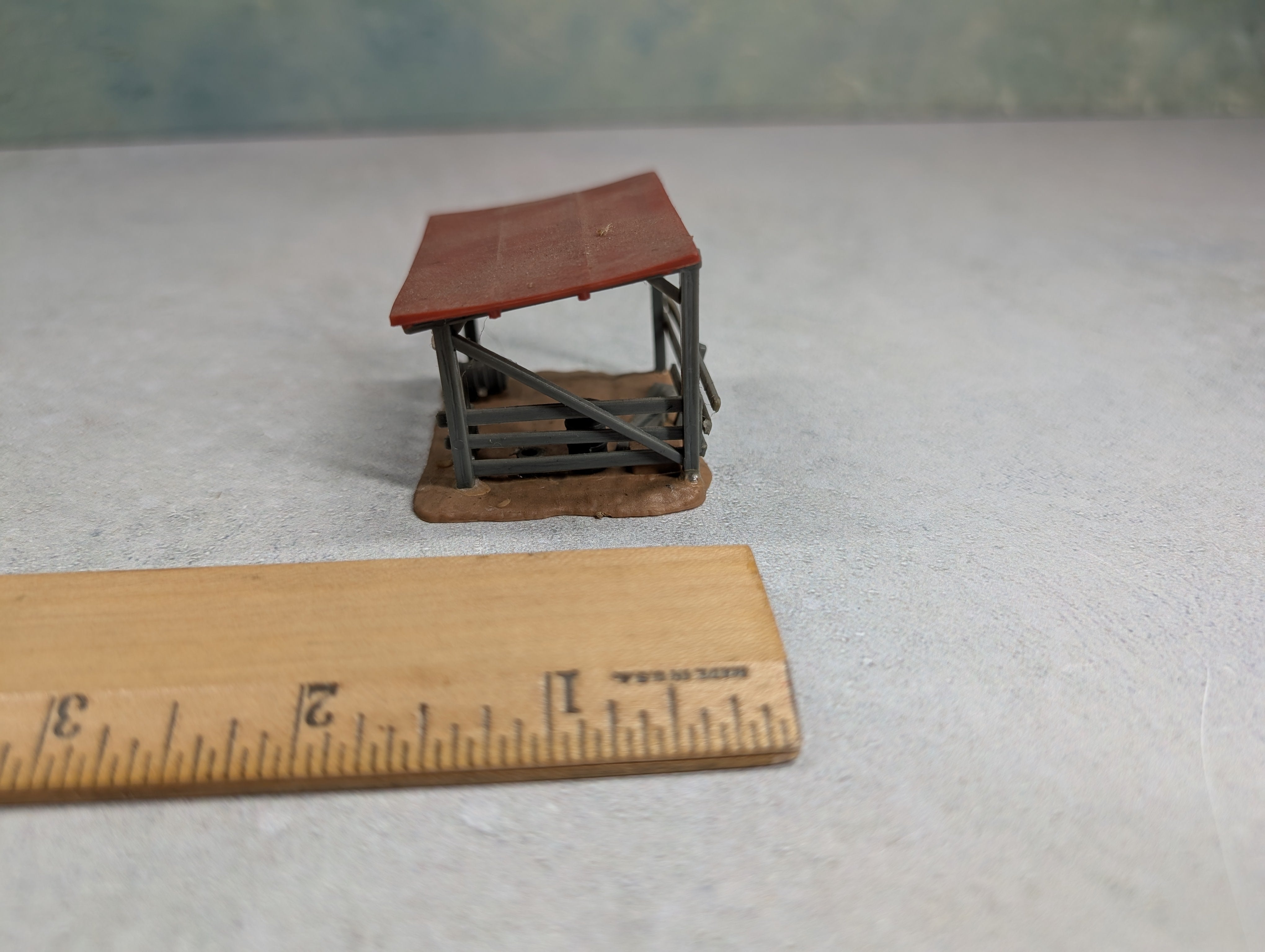 USED HO Scale Little Farm Animal Stable