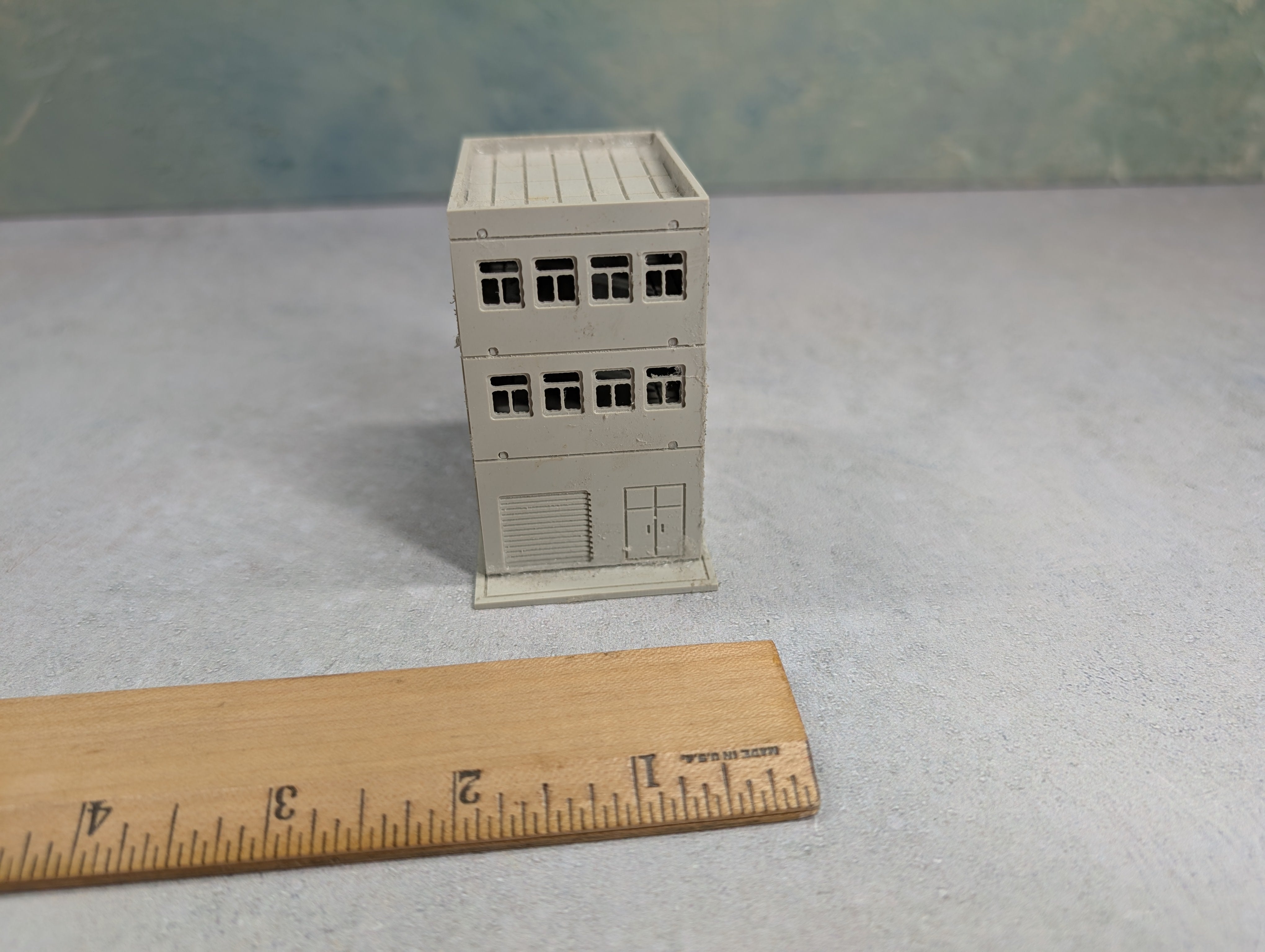 USED HO Scale Gray Garage or Warehouse