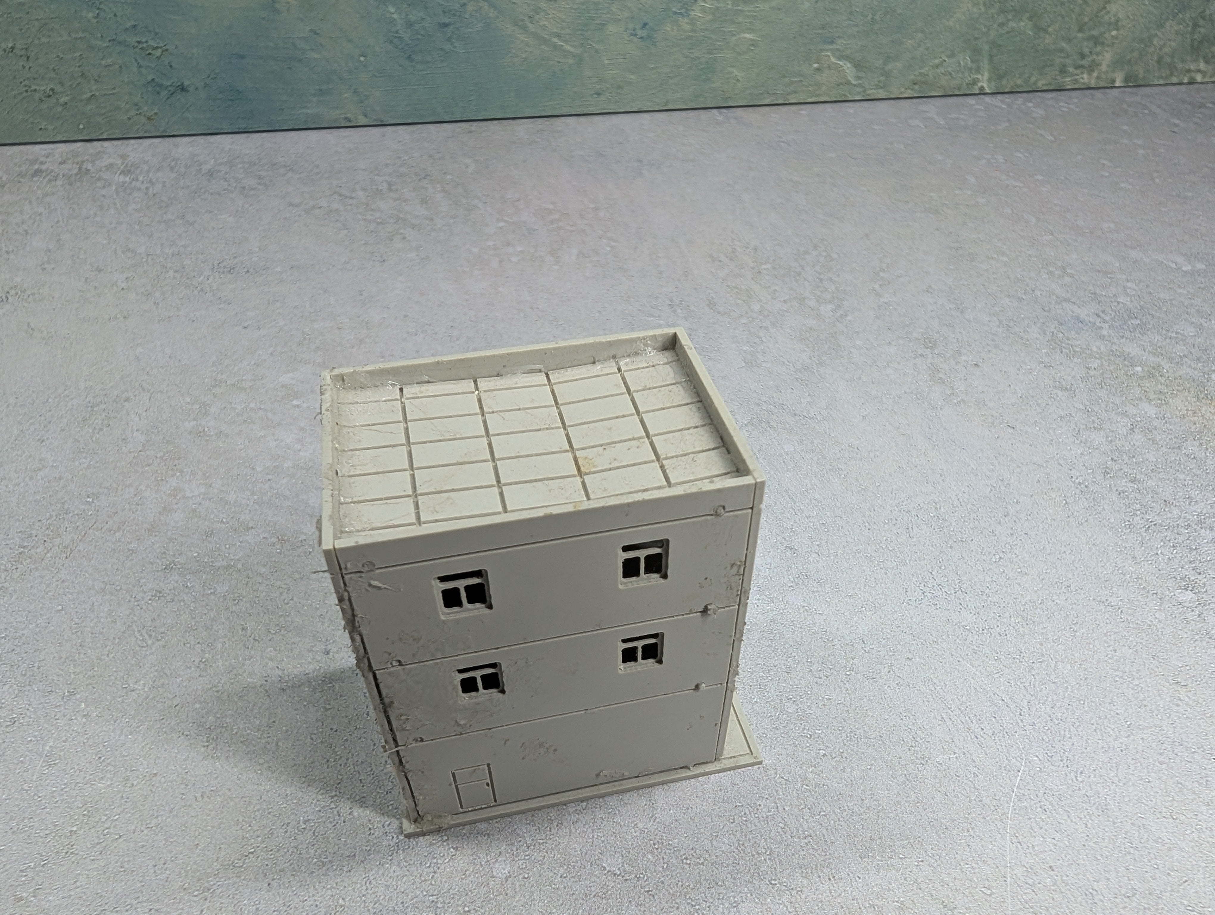 USED HO Scale Gray Garage or Warehouse