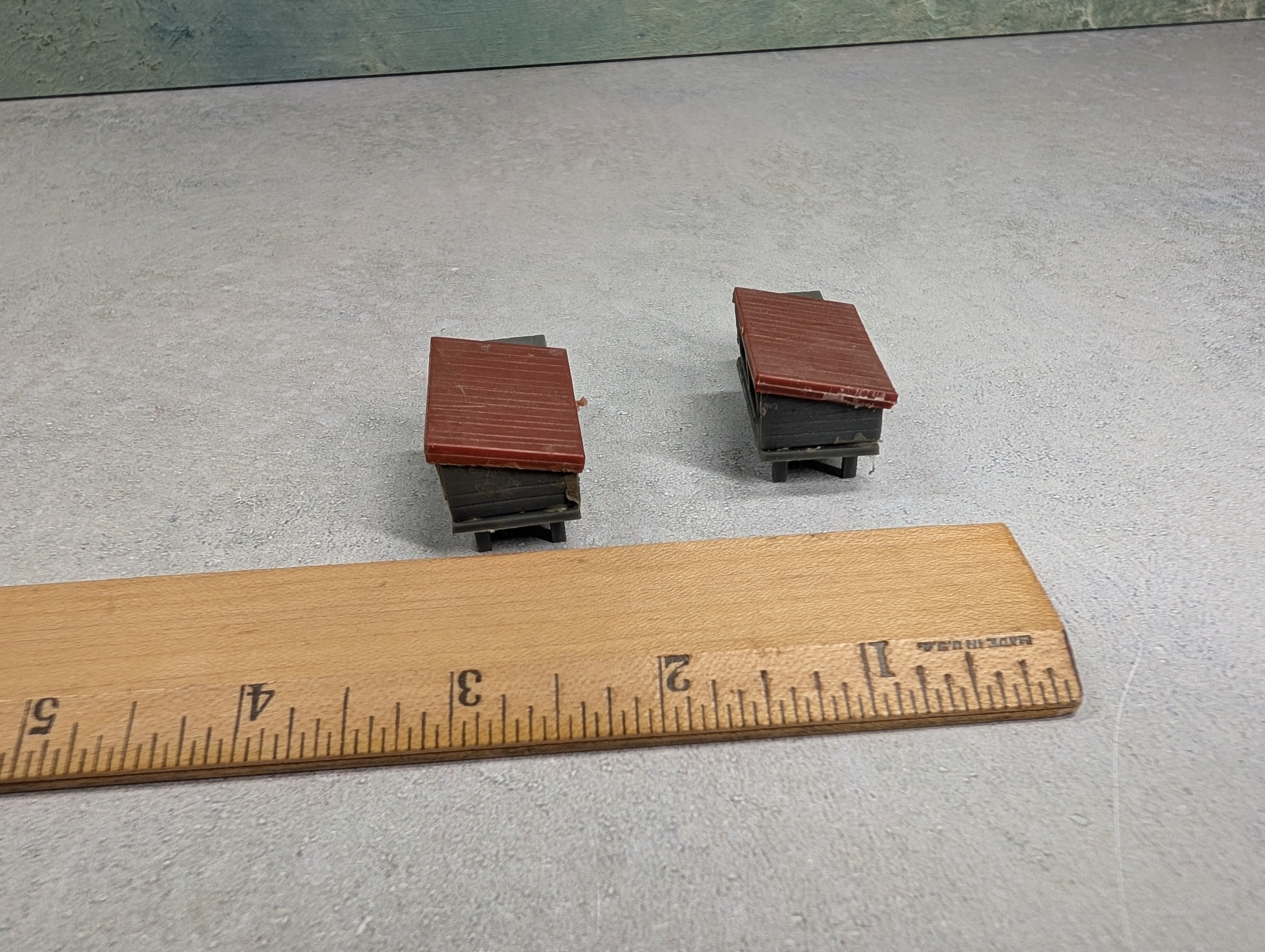 USED HO Scale Two Bunny Houses