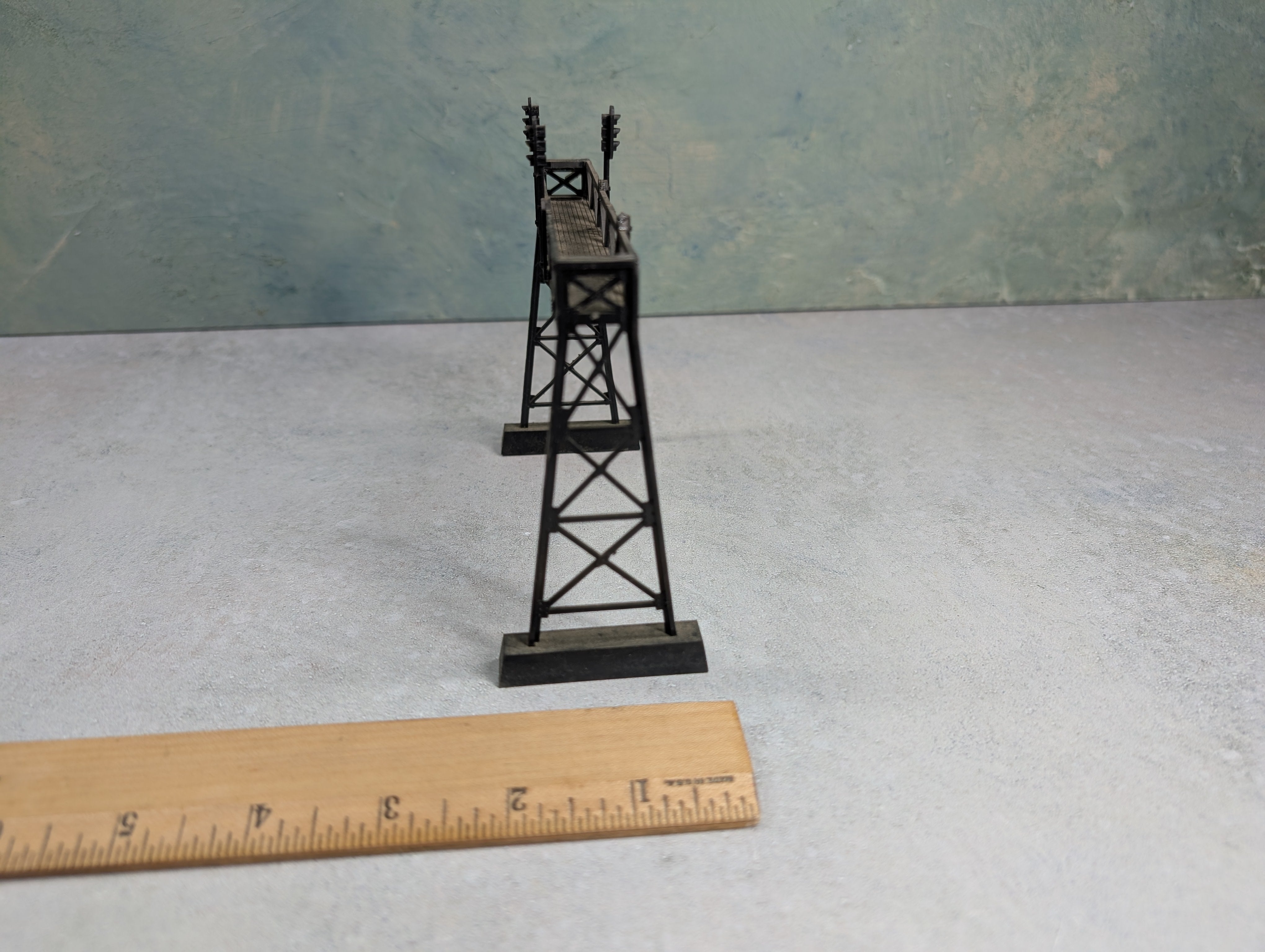 USED HO Scale Signal Bridge