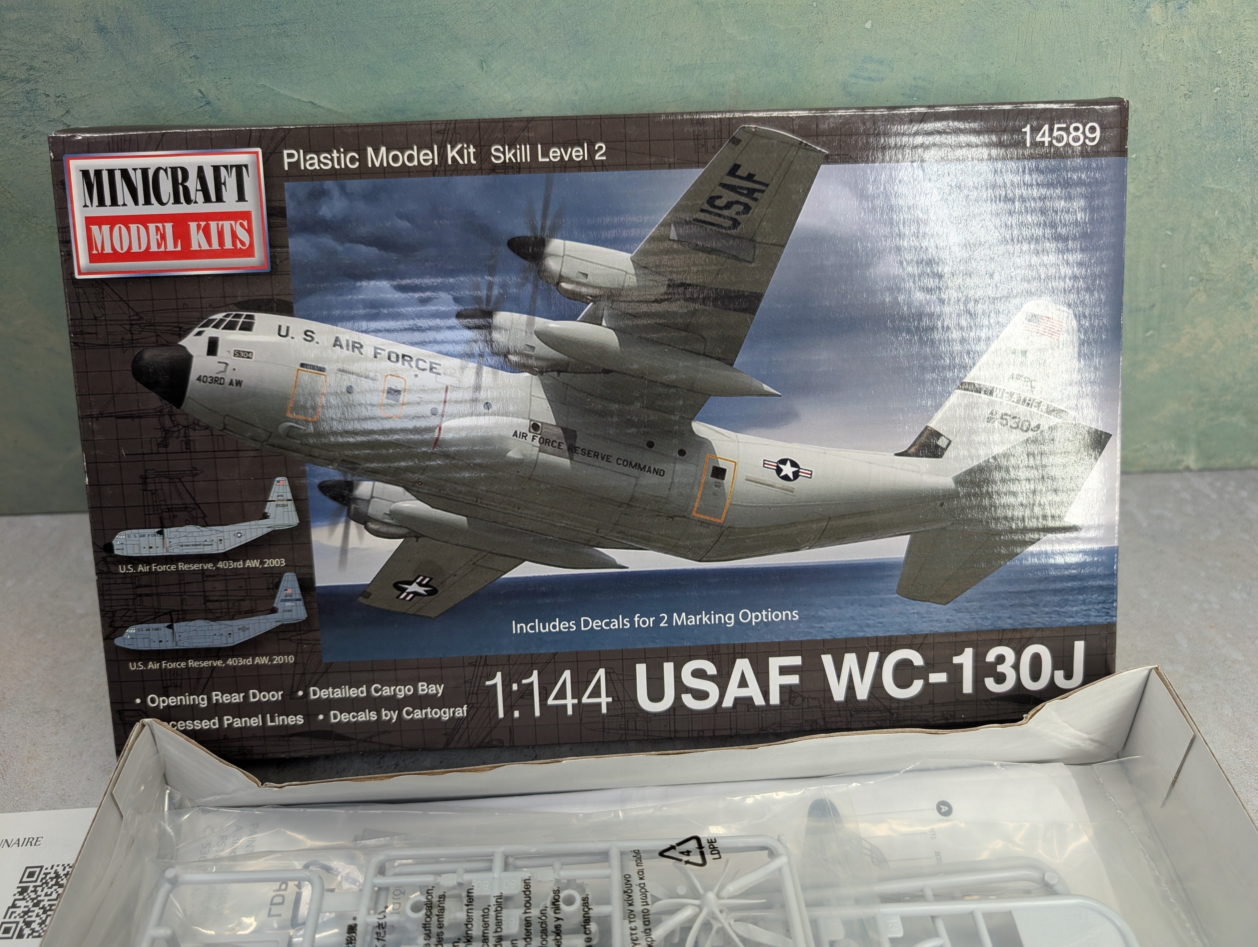 Minicraft 14589 1:144 USAF WC-130J - Skill Level 2 KIT