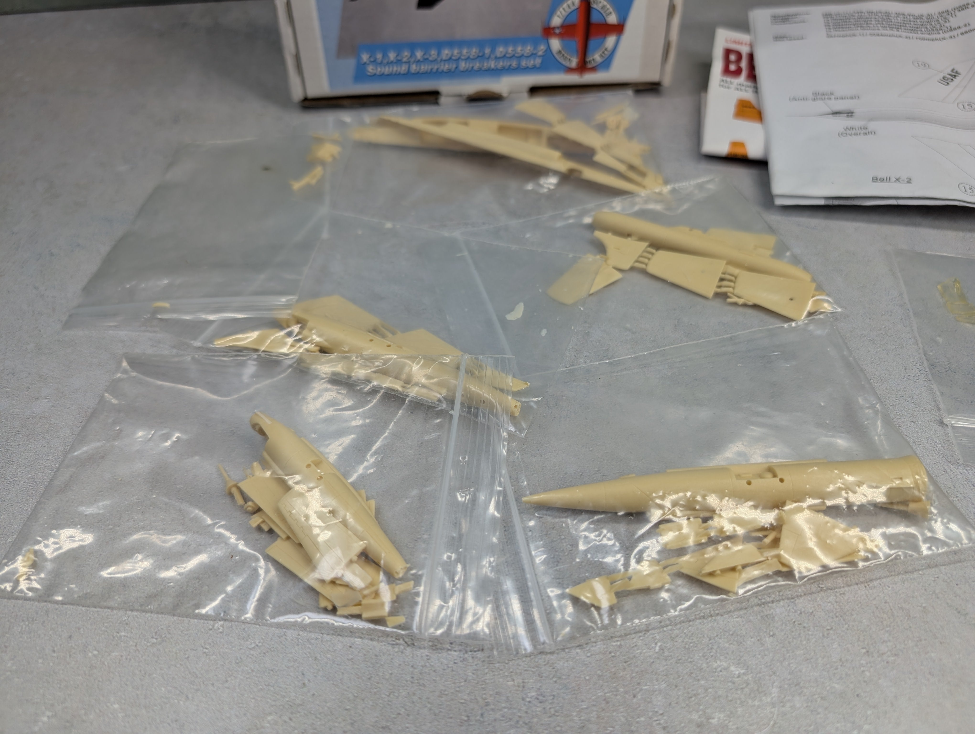 USED Anigrand Craftswork AA-3003 1:144 Resin Sound Barrier Breakers Set KIT